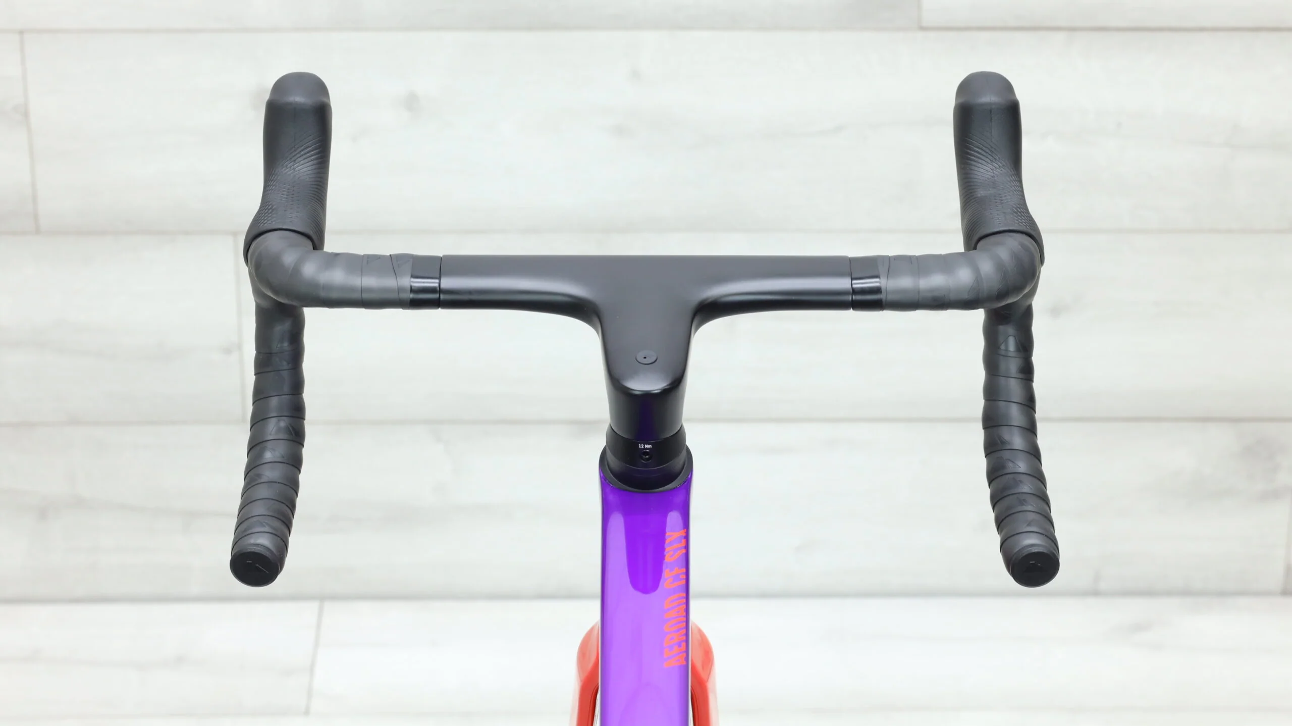 2022 Canyon Aeroad CF SLX 8 Disc eTap Road Bike - Small - Image 10
