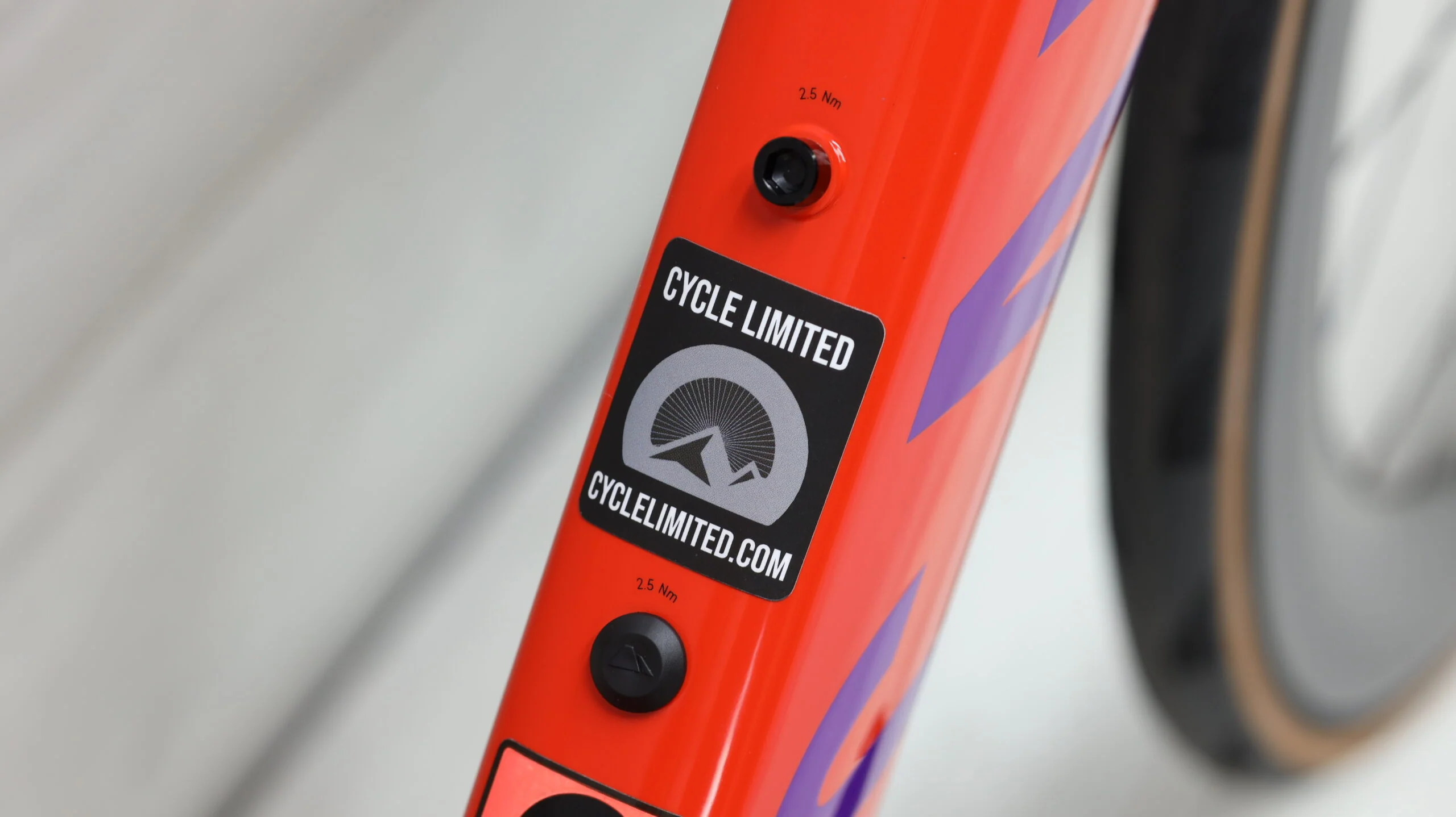 2022 Canyon Aeroad CF SLX 8 Disc eTap Road Bike - Small - Image 3