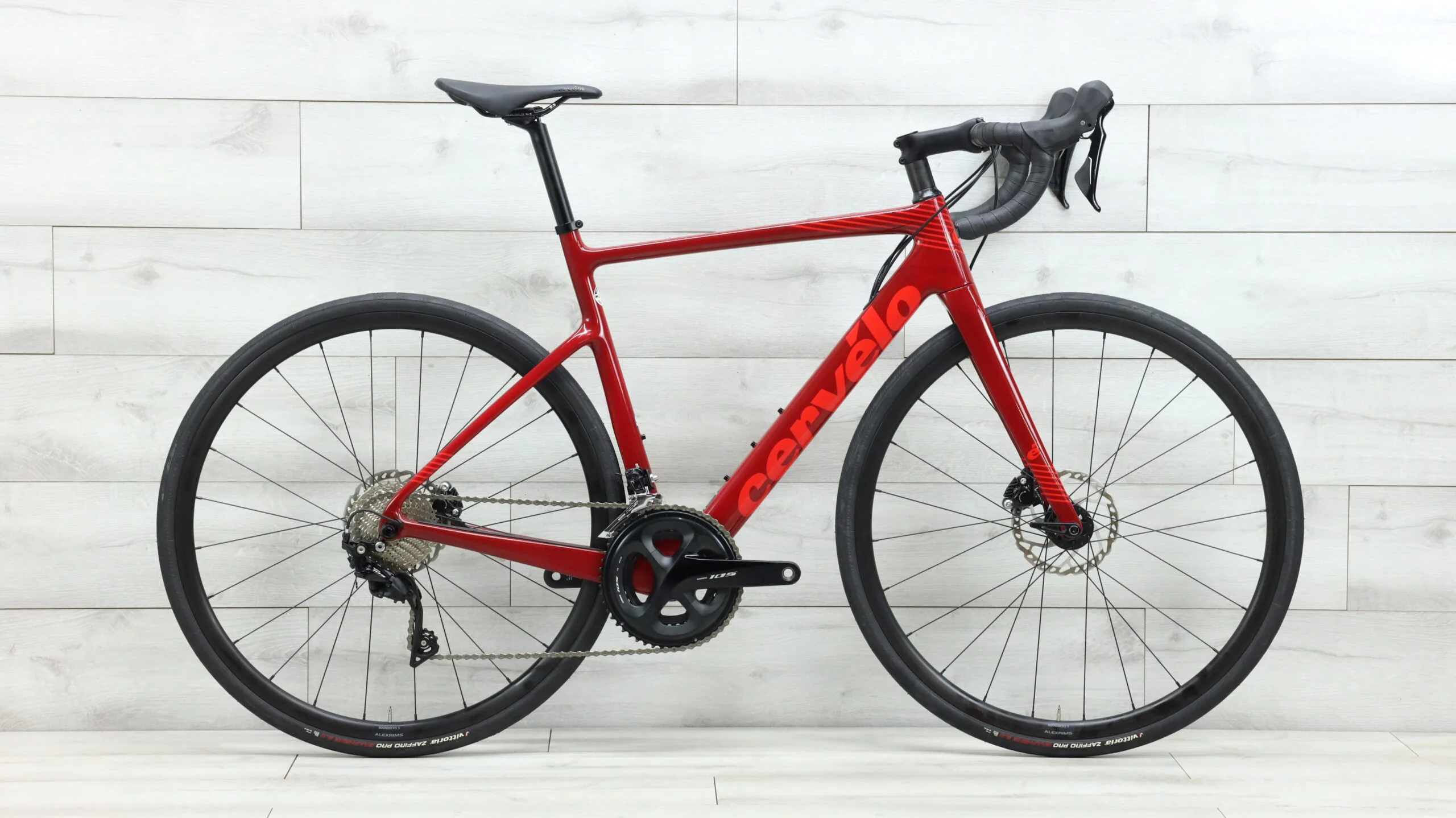 2022 Cervelo Caledonia 105  Road Bike - 54cm