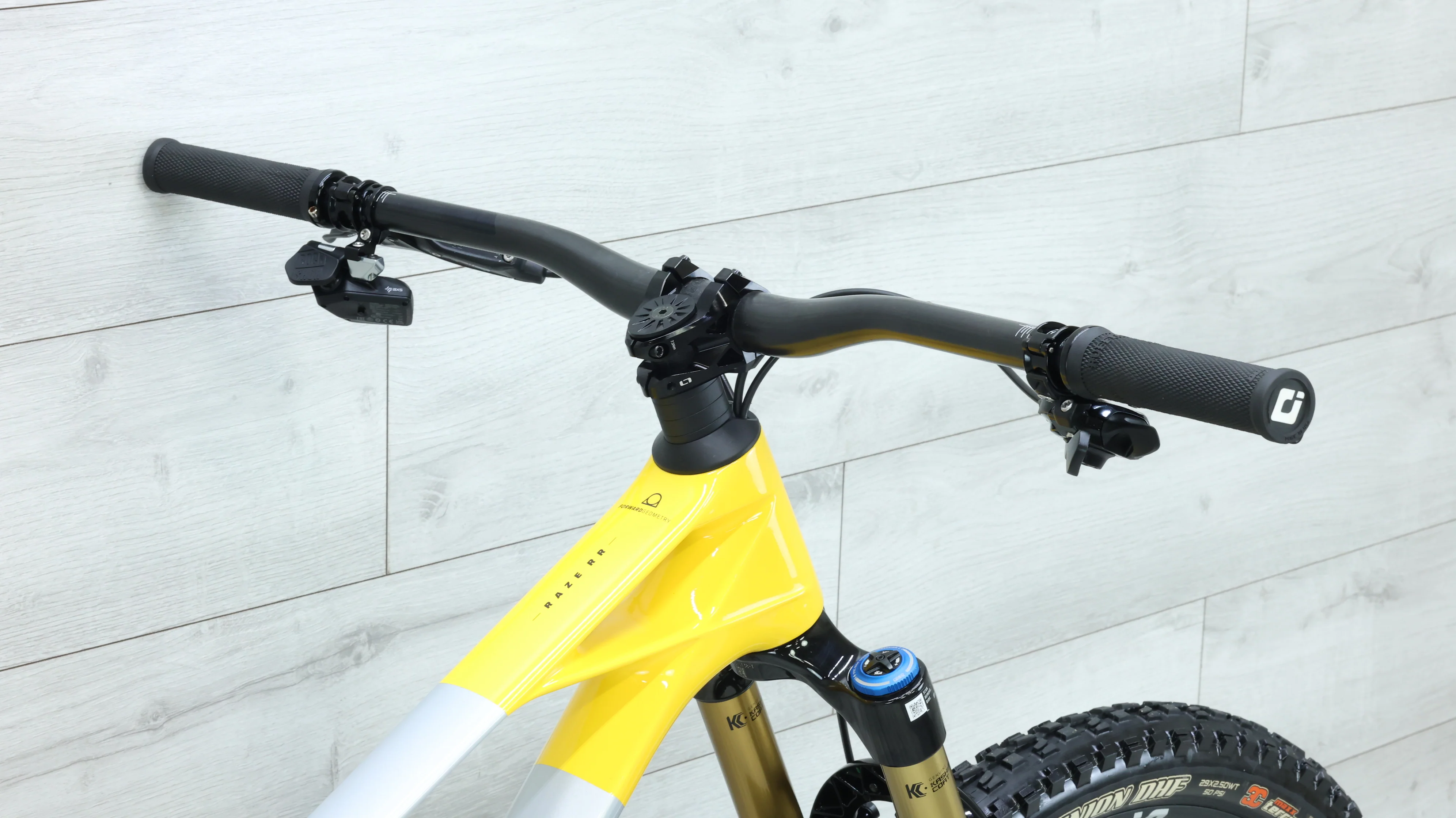 2022 Mondraker Raze Carbon RR Mountain Bike - Large - Image 12