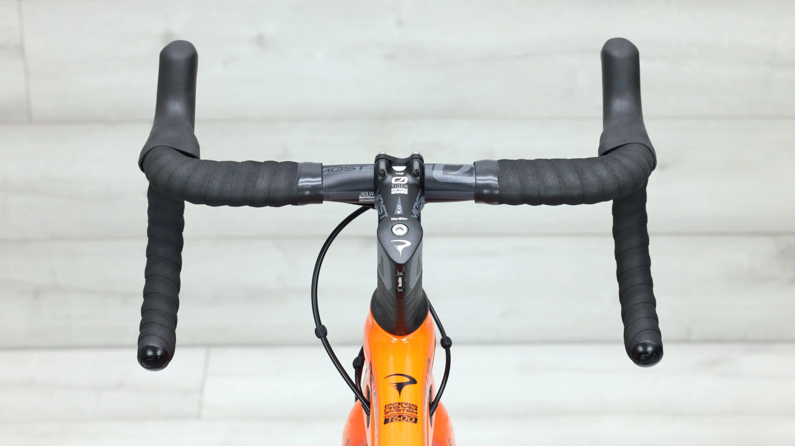 2022 Pinarello Paris Road Bike - 46cm - Image 10