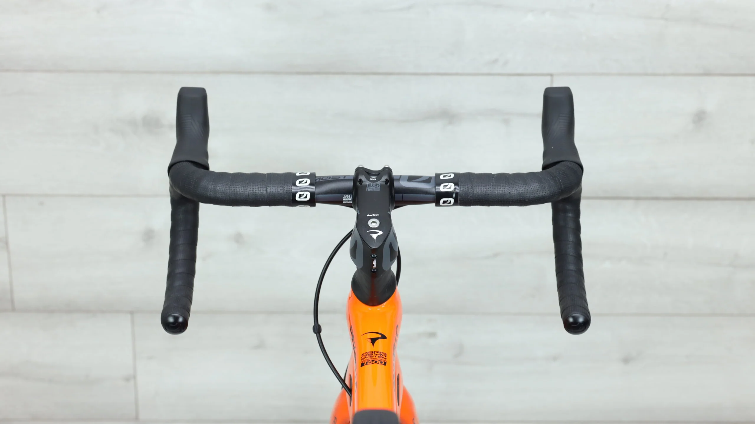 2022 Pinarello Paris Rival AXS Road Bike - 54.5cm - Image 10