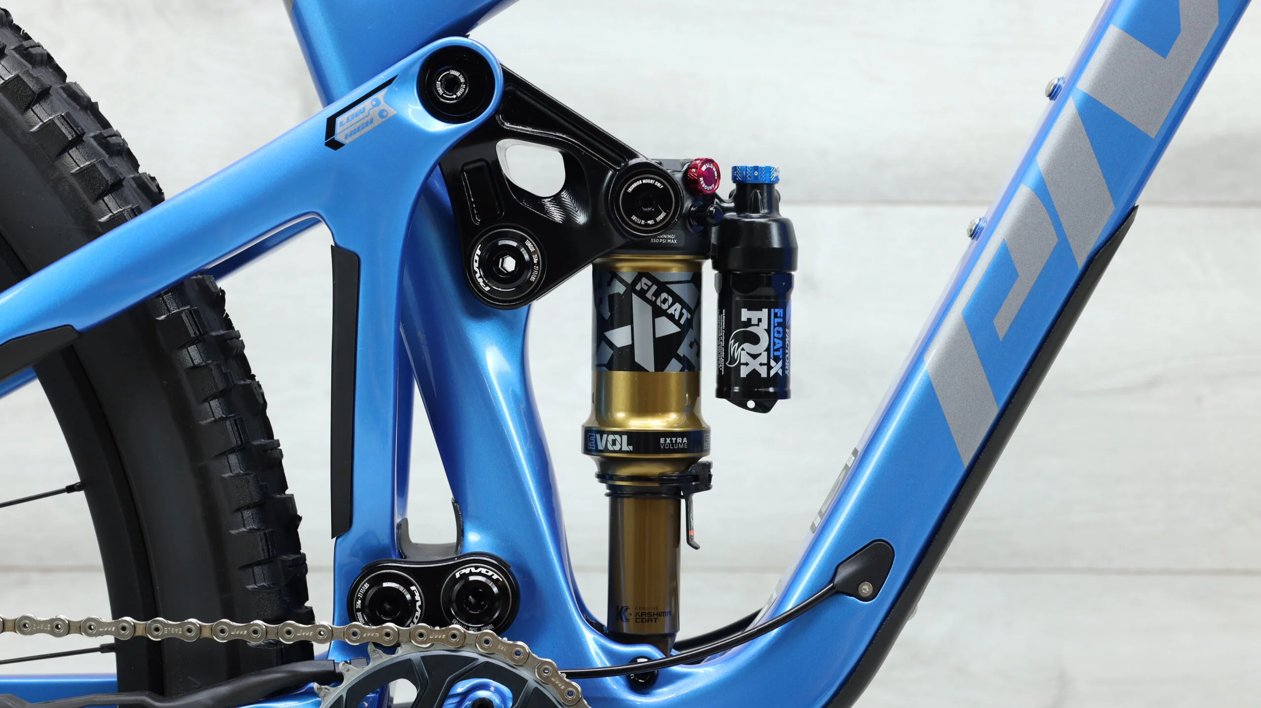 2022 Pivot Switchblade Pro X01 Mountain Bike - Medium - Image 9