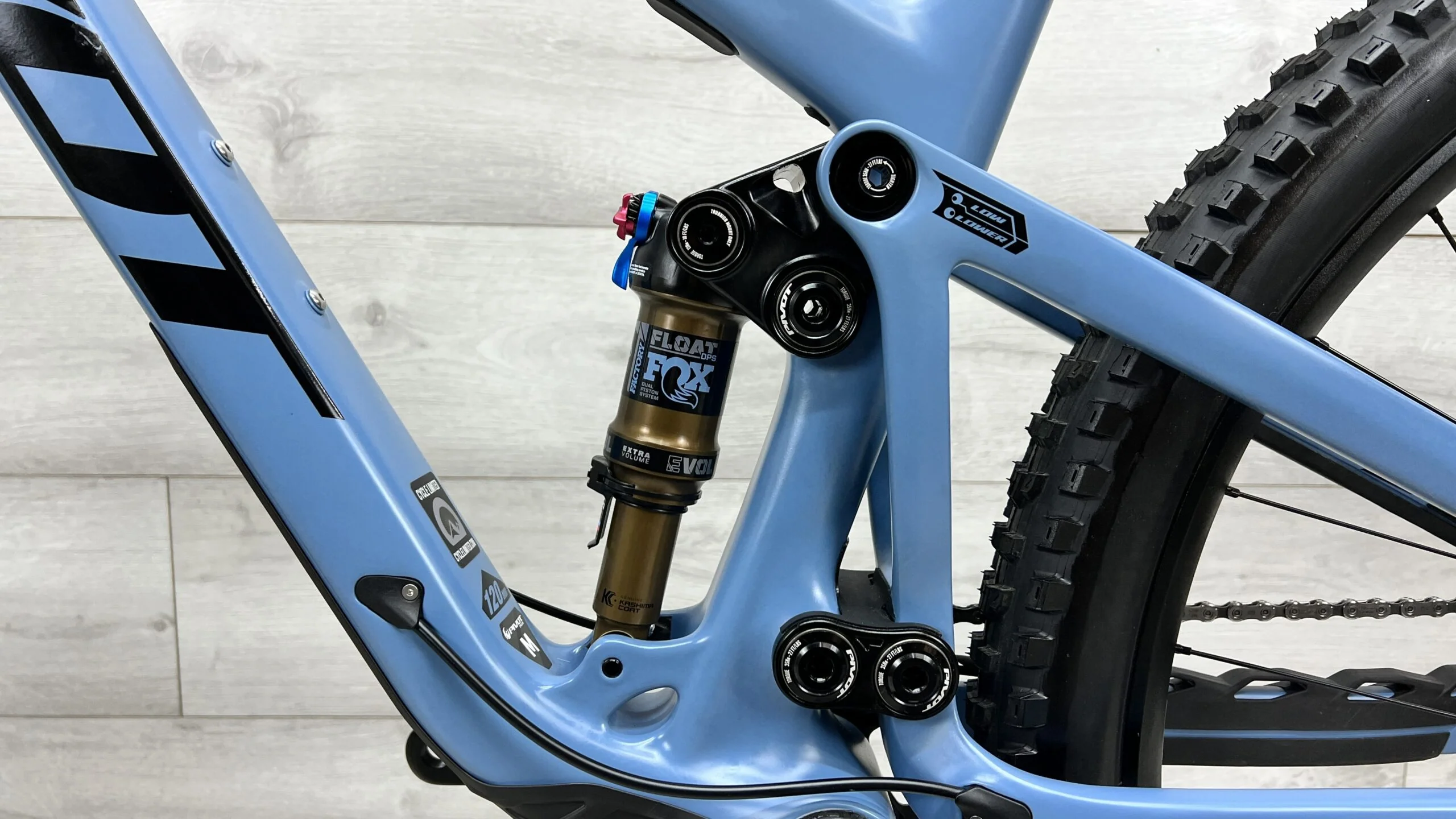 2022 Pivot Trail 429 Pro XT/XTR  Mountain Bike - Medium - Image 10