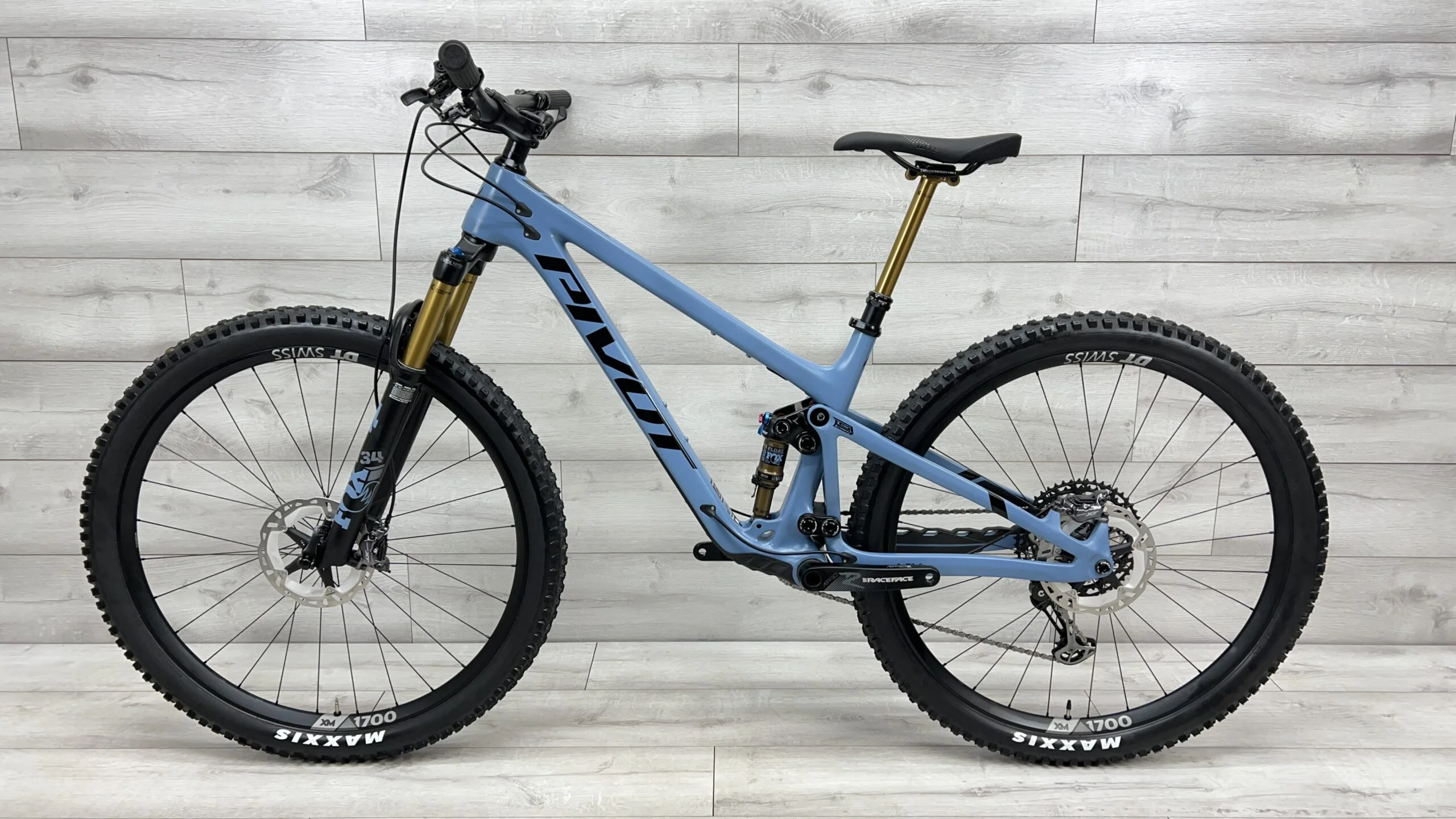 2022 Pivot Trail 429 Pro XT/XTR  Mountain Bike - Medium - Image 2