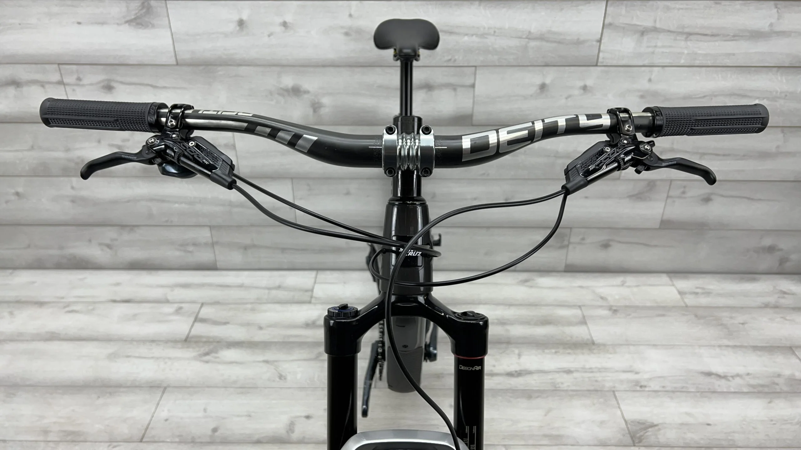 2022 Santa Cruz Hightower C Mountain Bike - Medium - Image 11
