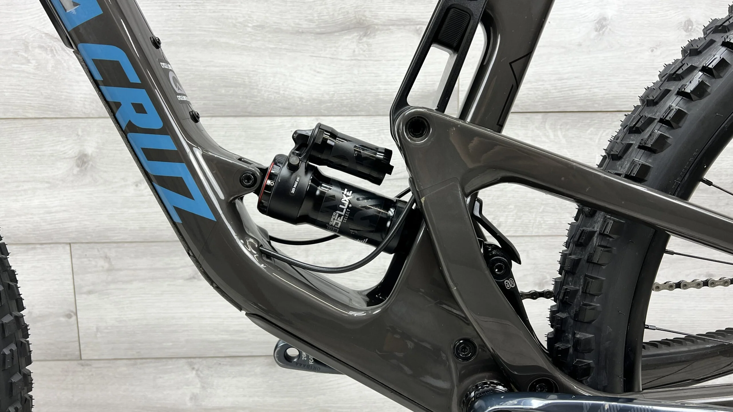 2022 Santa Cruz Hightower C Mountain Bike - Medium - Image 8