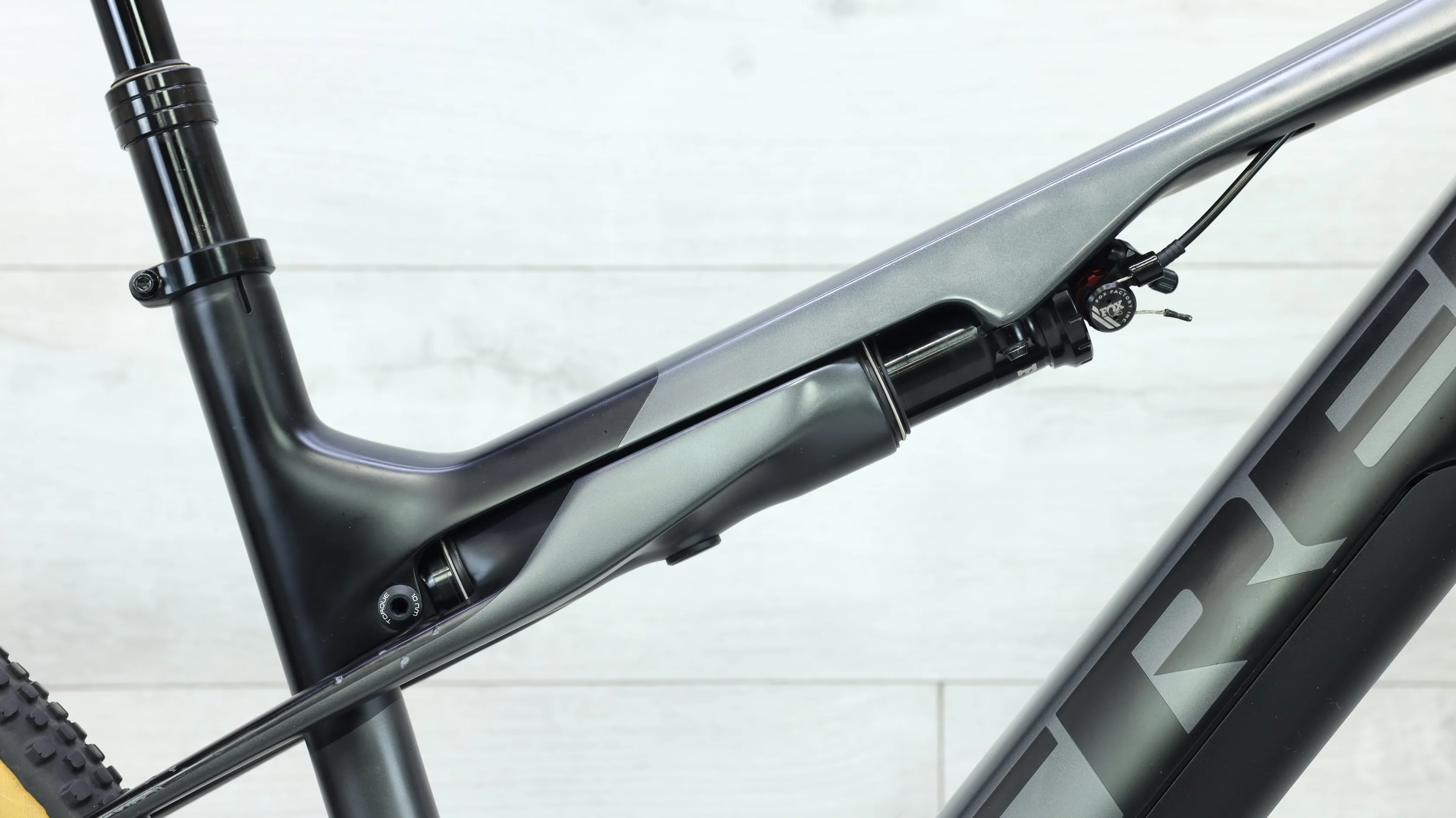 2022 Trek E-Caliber 9.6 Mountain E-Bike - Large - Image 9