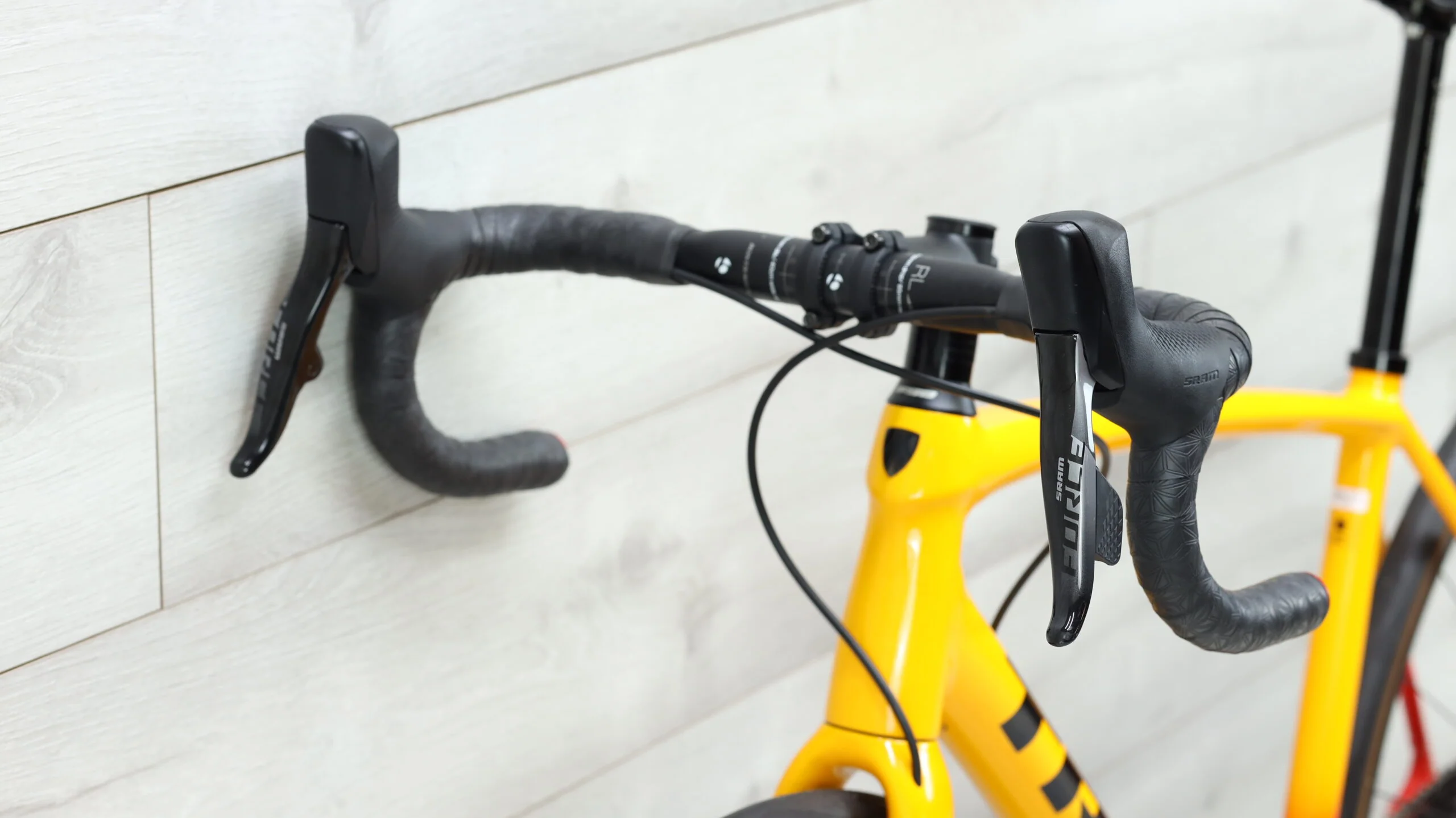 2022 Trek Emonda ALR Road Bike - 54cm - Image 8