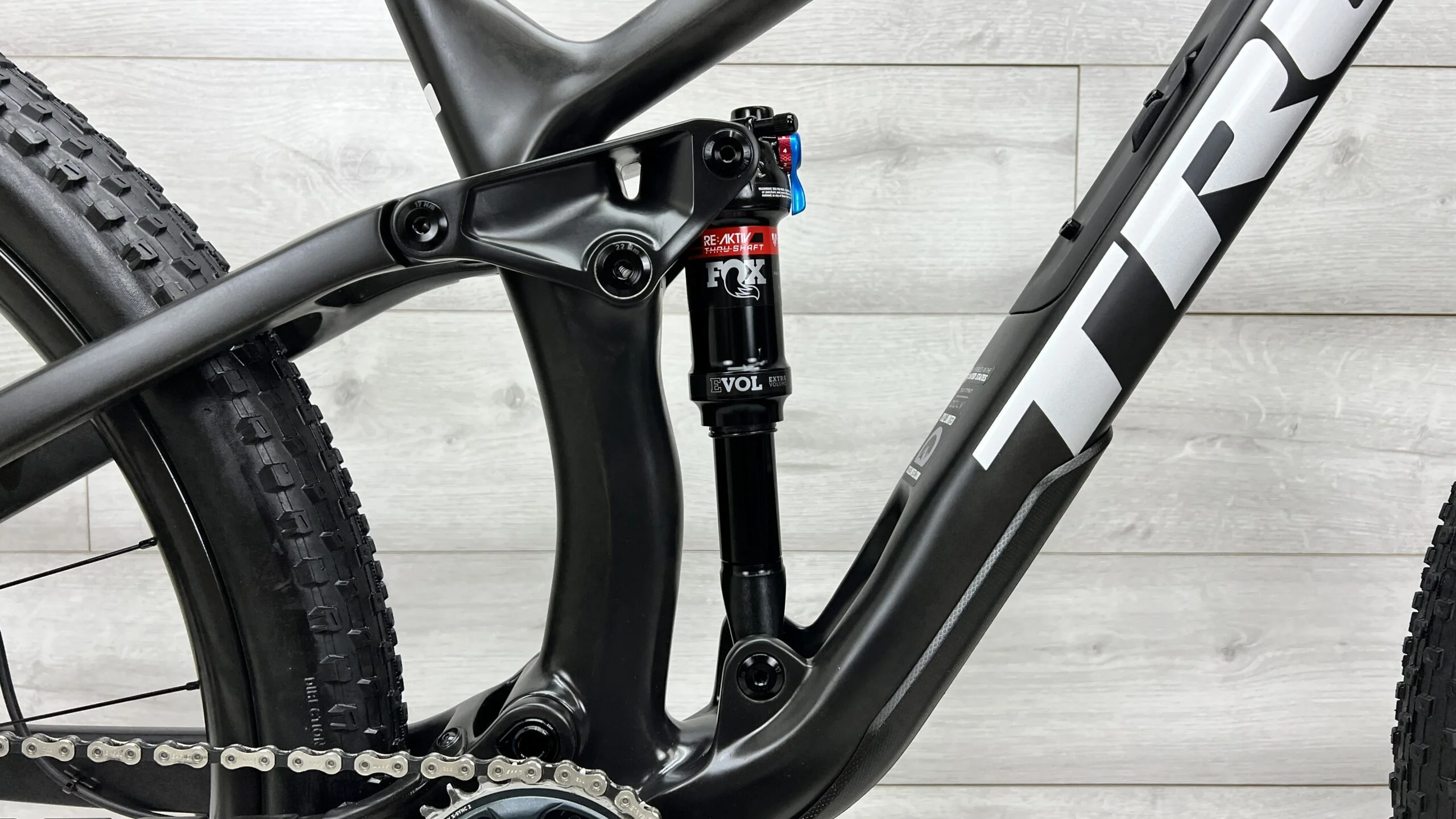 2022 Trek Fuel EX 9.8 GX Mountain Bike - Medium - Image 9