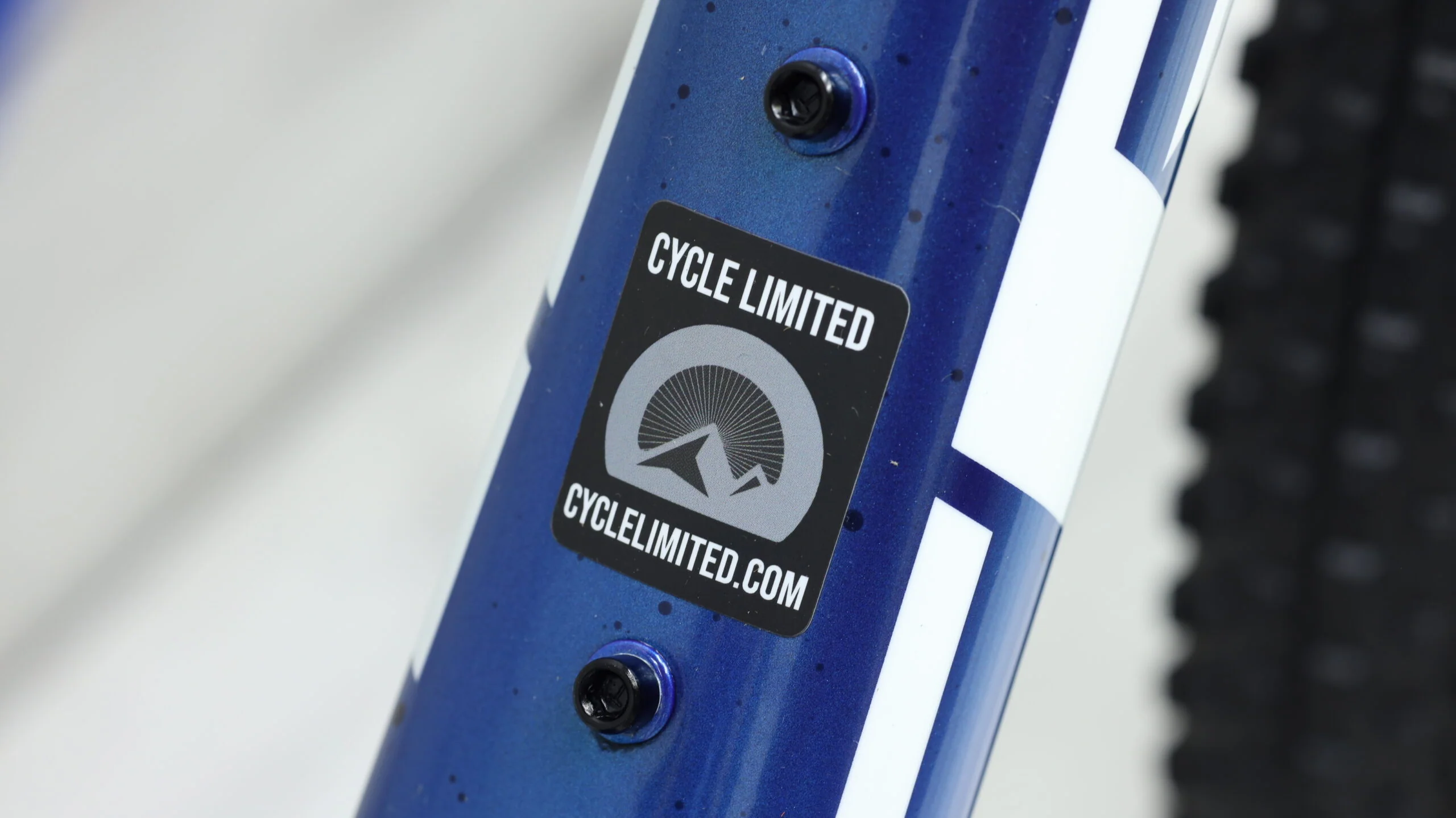 2022 Trek Supercaliber 9.8 Mountain Bike - Med/Large - Image 3