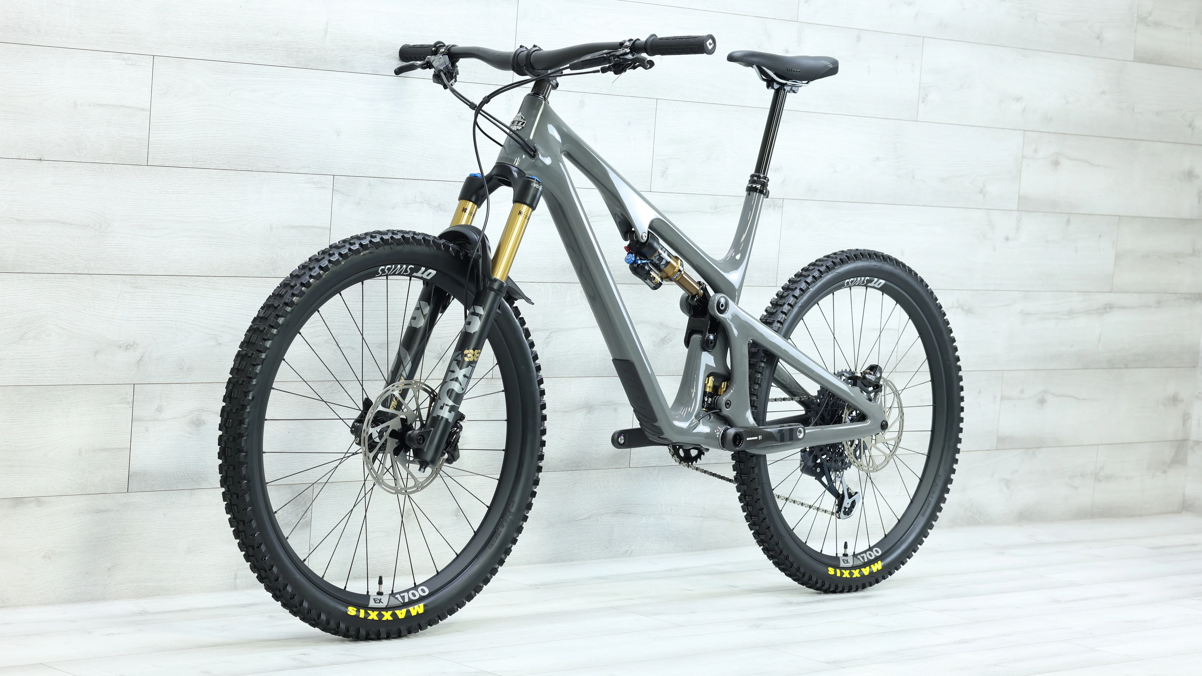 2022 Yeti SB140 T2 Mountain Bike - X-Large - Image 4