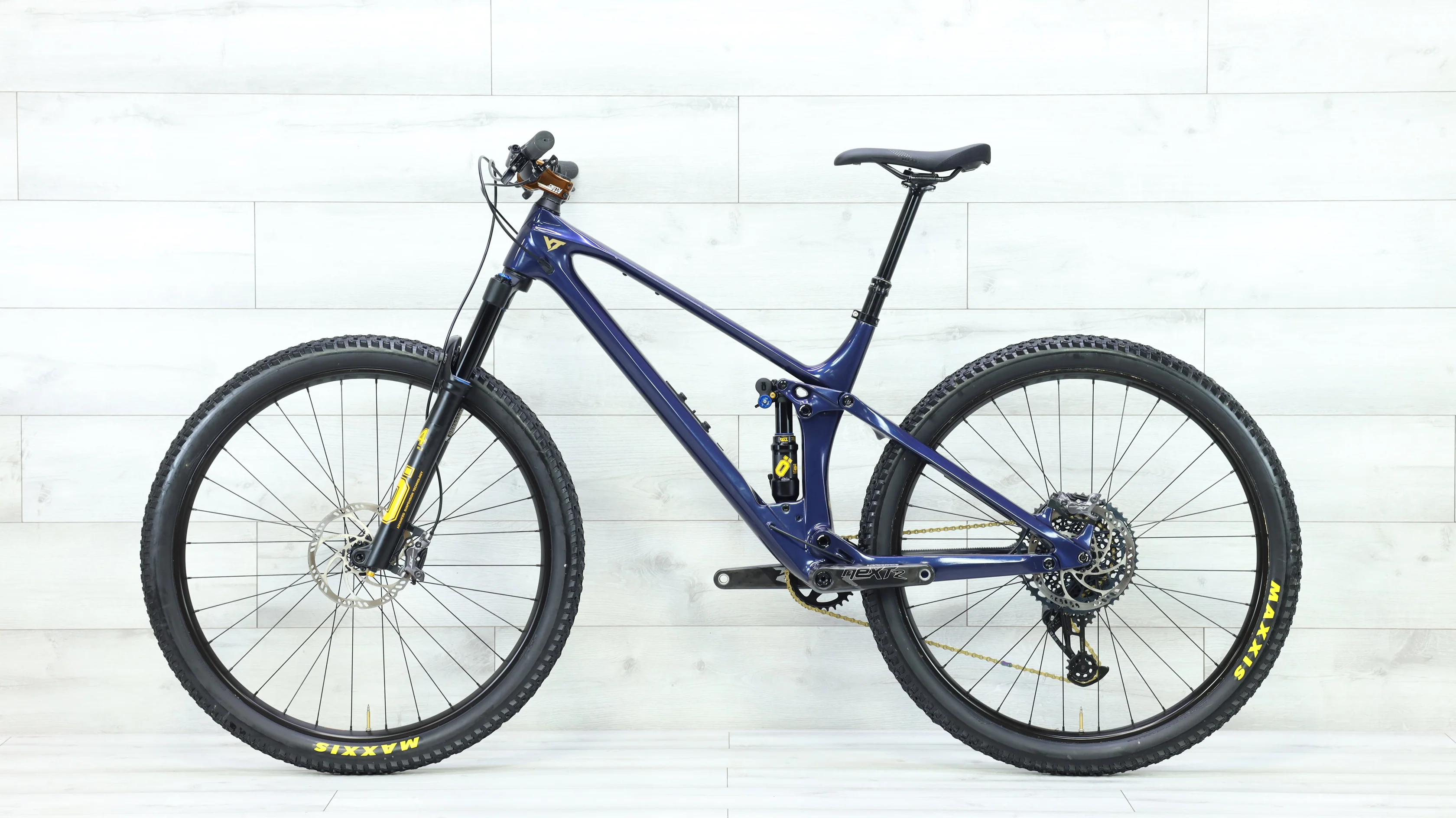 2023 YT Izzo Core AXS Mountain Bike - Large - Image 2