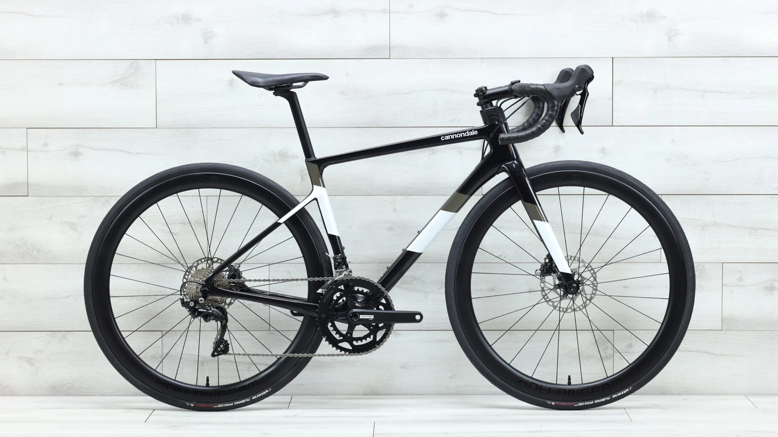 2023 Cannondale Supersix EVO Carbon 105 Disc  Road Bike - 48cm