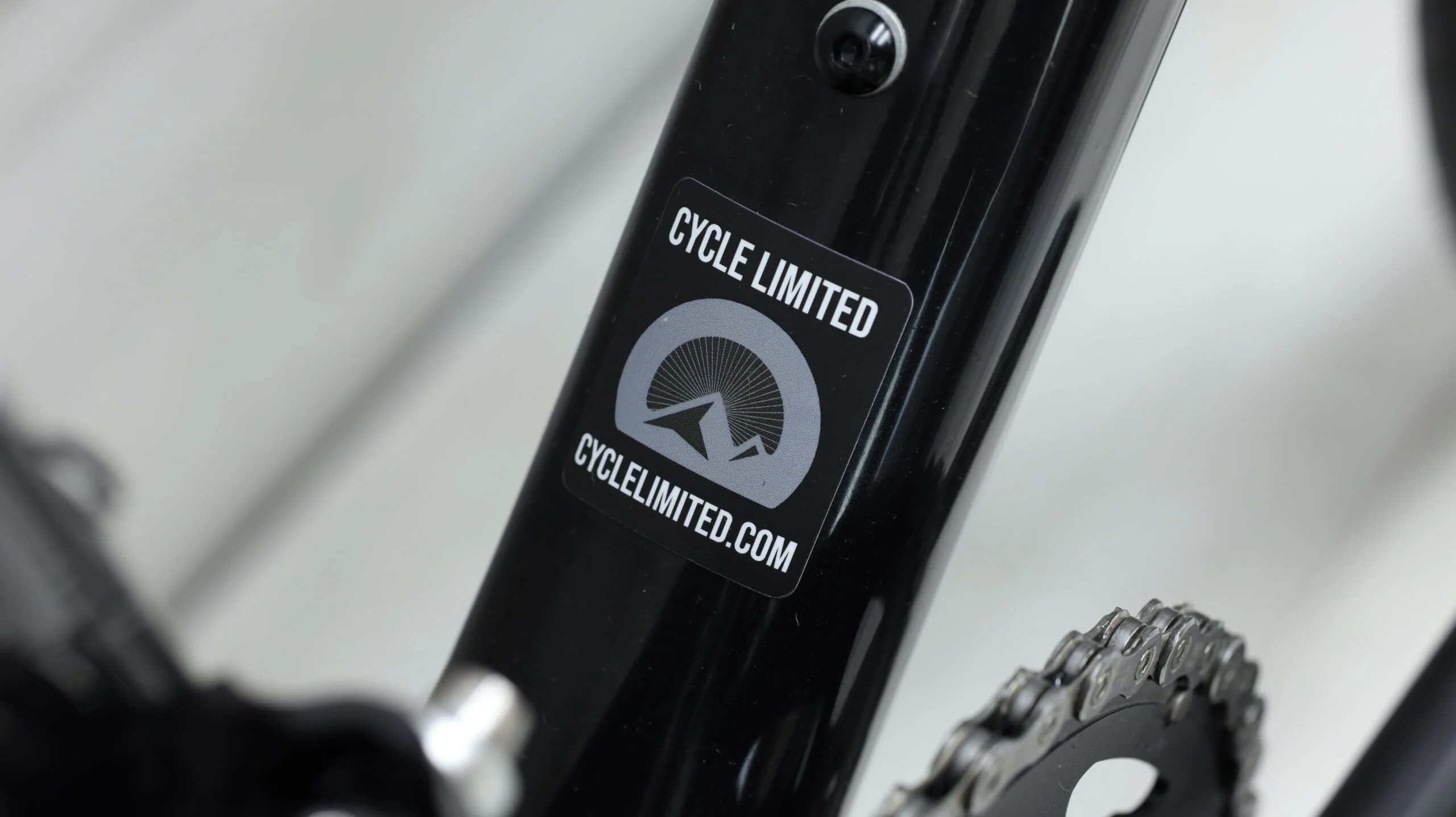 2023 Cannondale Supersix EVO Carbon 105 Disc  Road Bike - 48cm - Image 3