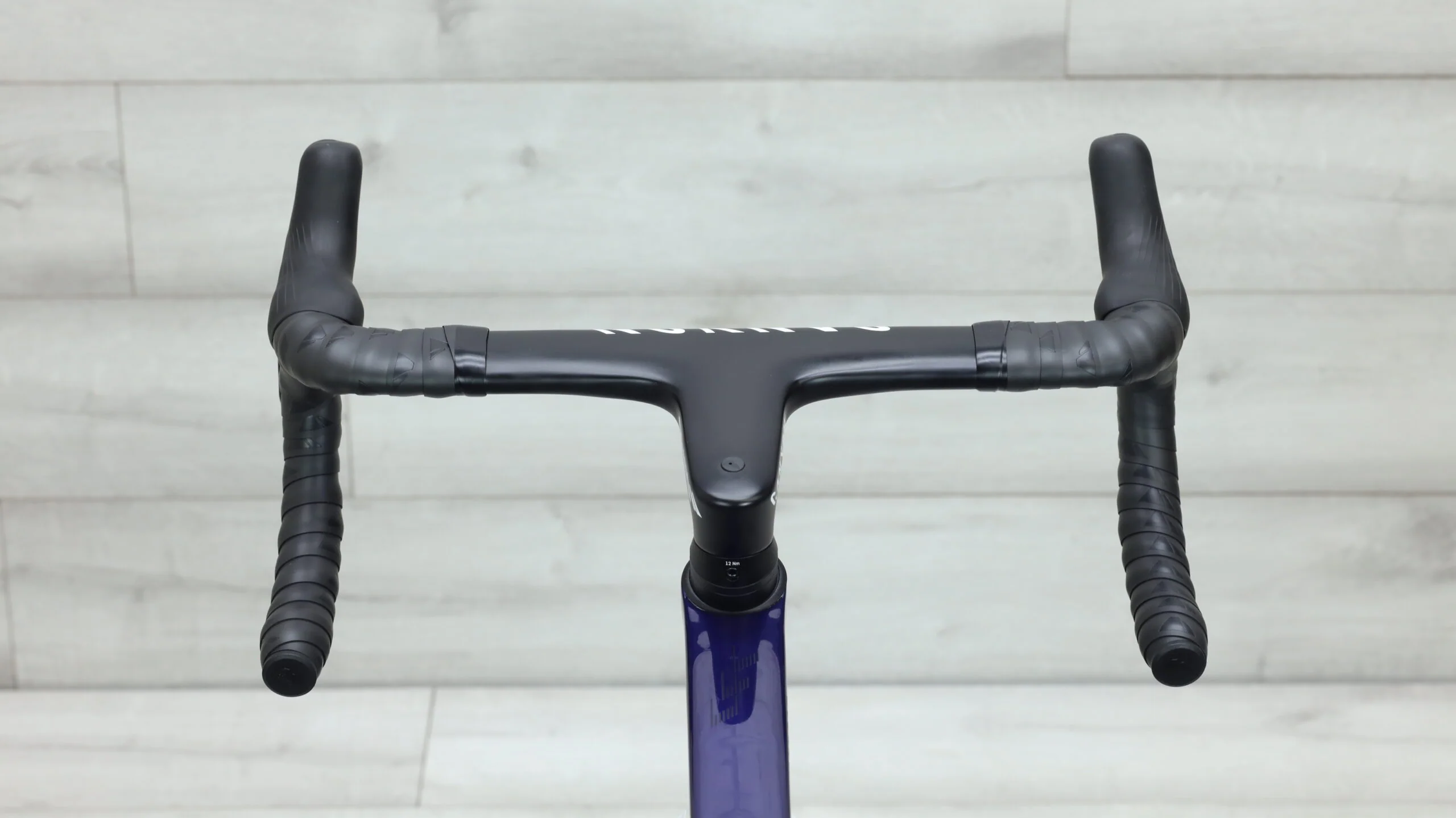 2023 Canyon Aeroad CFR Disc Di2  Road Bike - Large - Image 10
