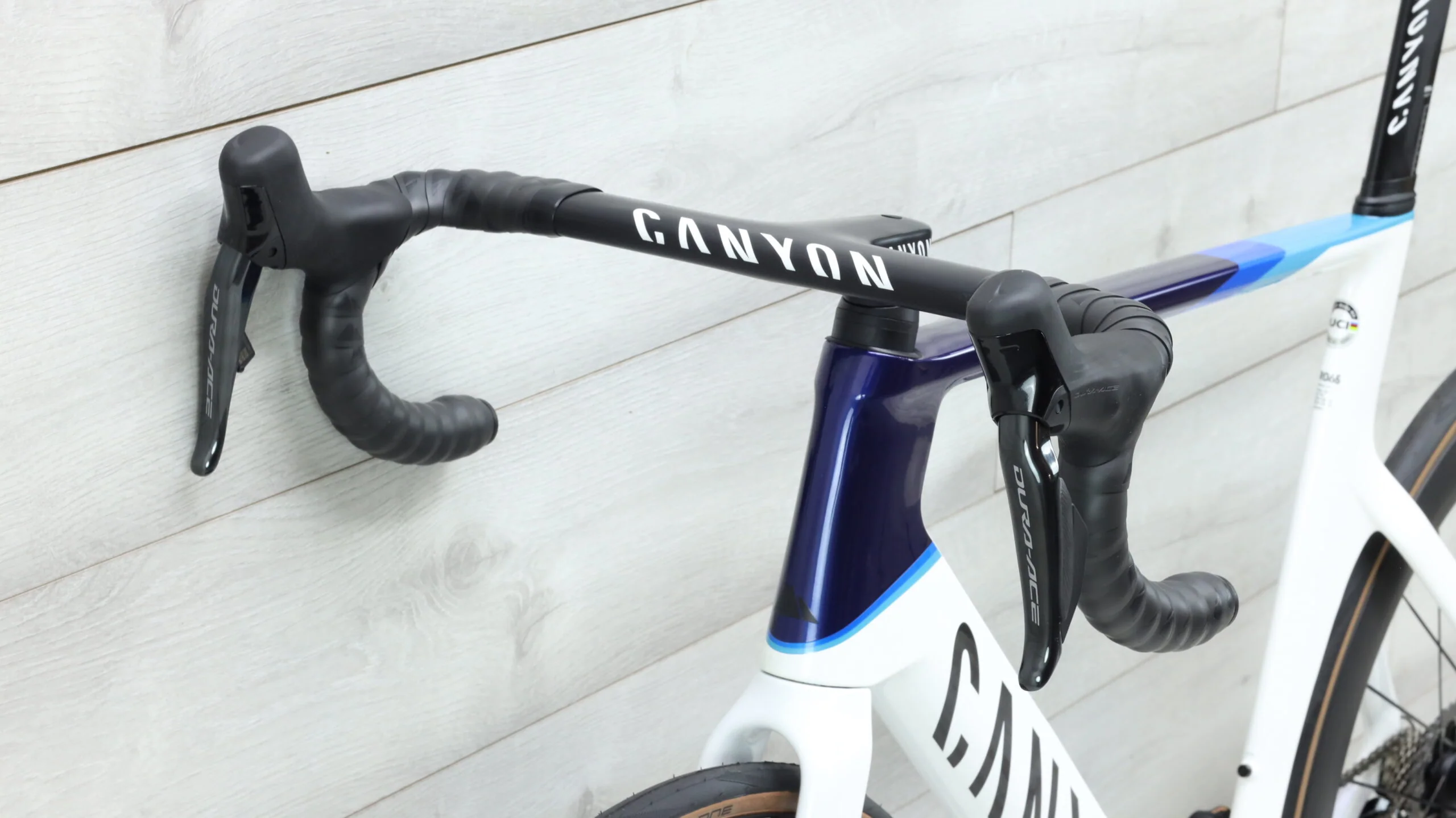 2023 Canyon Aeroad CFR Disc Di2  Road Bike - Large - Image 8