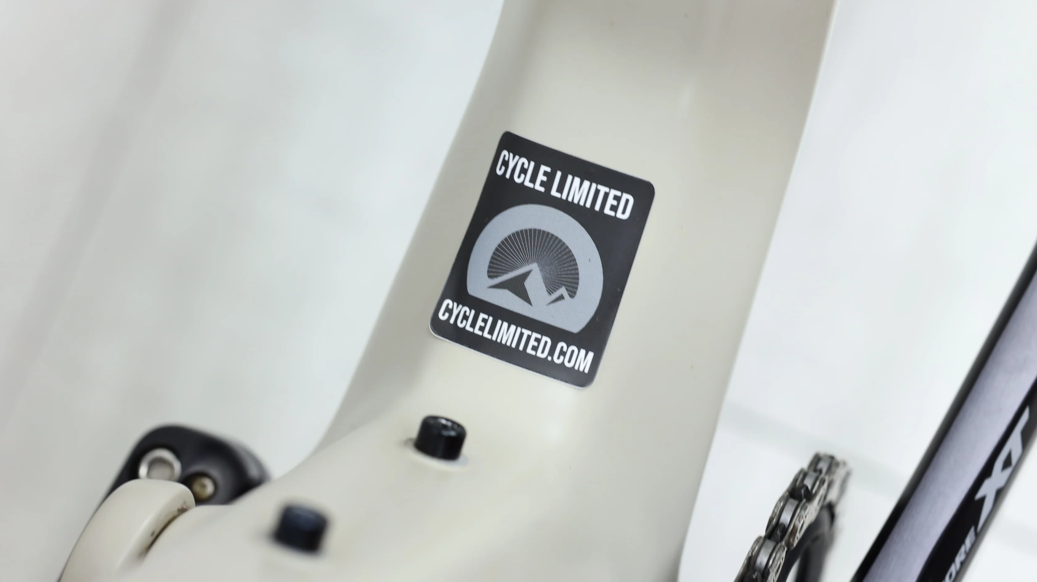 2023 Canyon Lux Trail CF Mountain Bike - Medium - Image 3