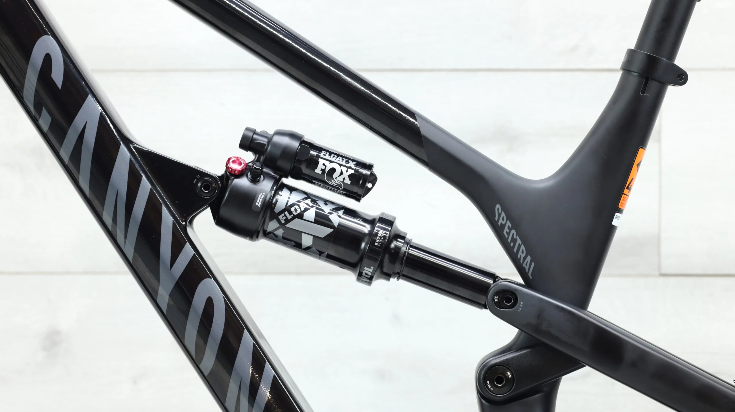 2023 Canyon Spectral 27.5 CF 7  Mountain Bike - Medium - Image 10