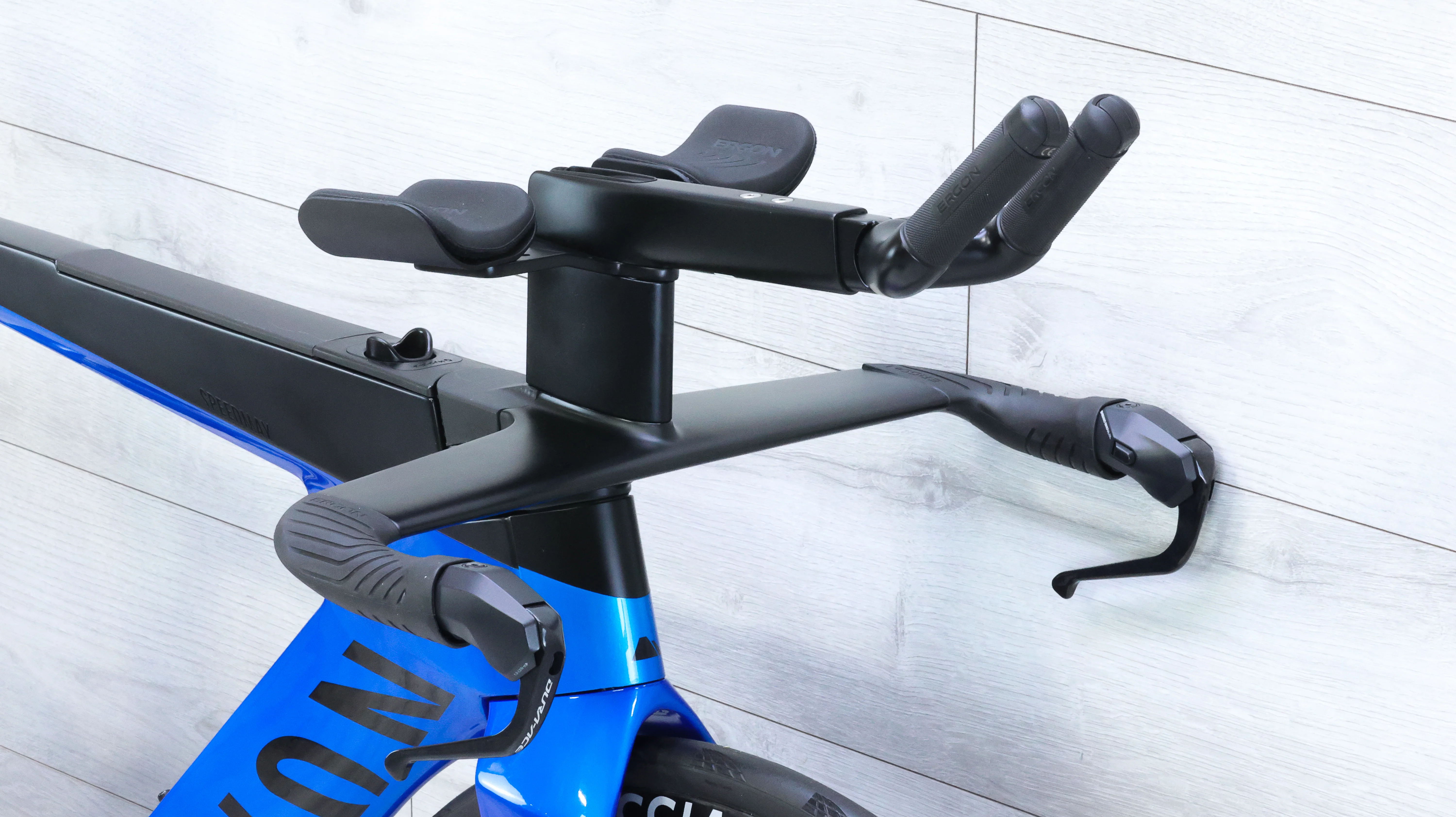 2023 Canyon Speedmax CFR Disc Di2 Triathlon Bike - Medium - Image 11