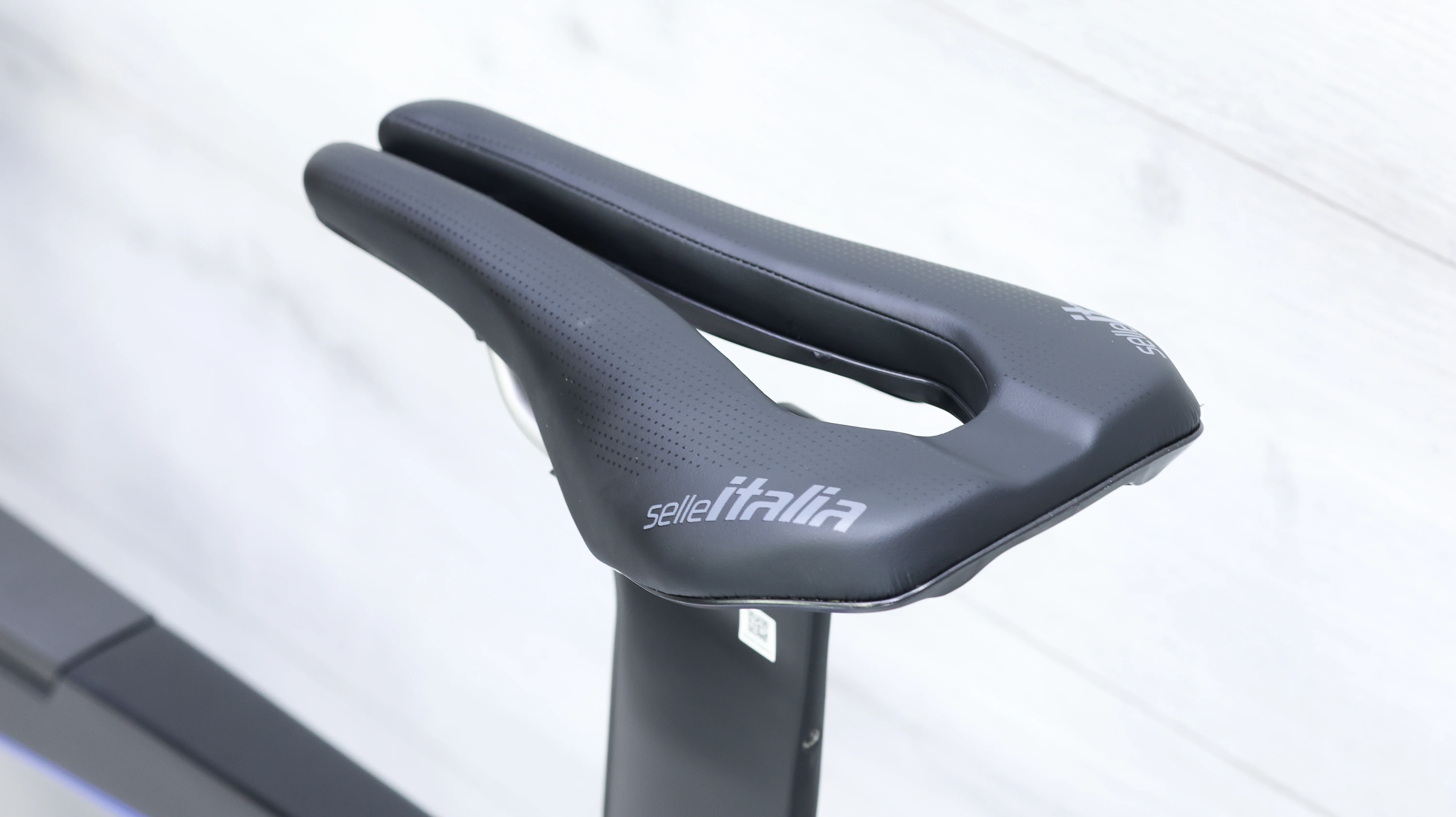 2023 Canyon Speedmax CFR Disc Di2 Triathlon Bike - Medium - Image 17
