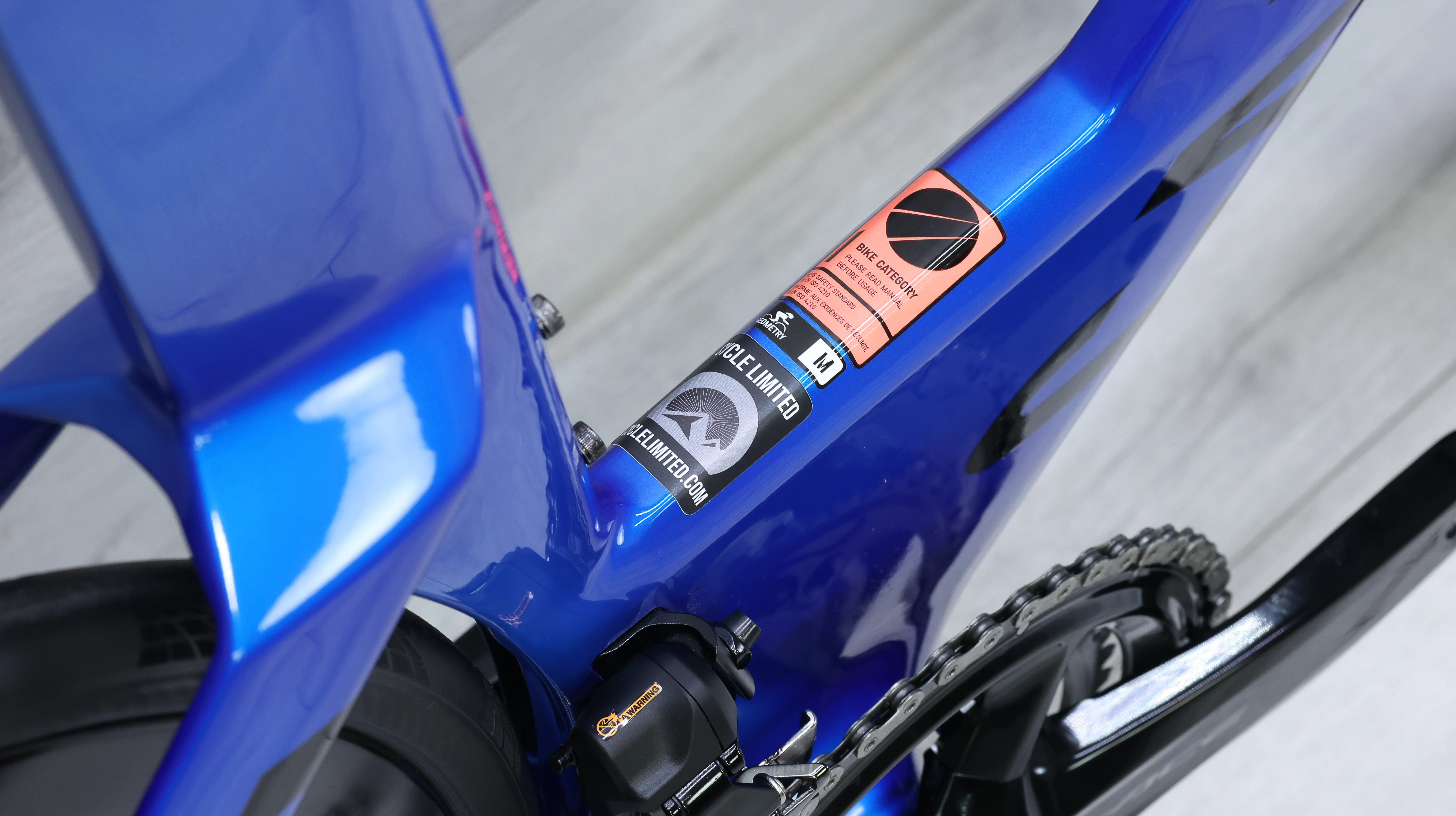 2023 Canyon Speedmax CFR Disc Di2 Triathlon Bike - Medium - Image 3