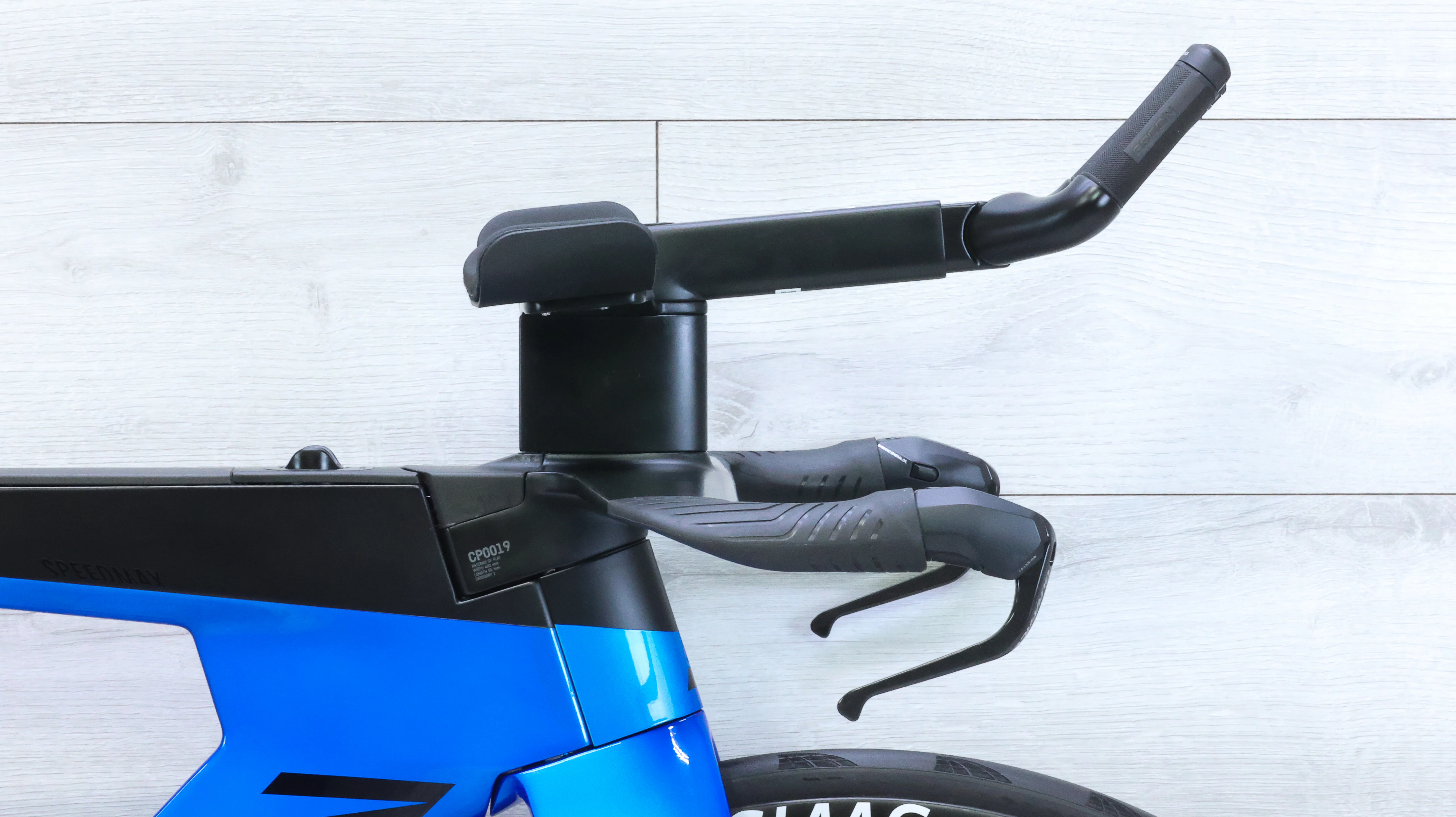 2023 Canyon Speedmax CFR Disc Di2 Triathlon Bike - Medium - Image 9