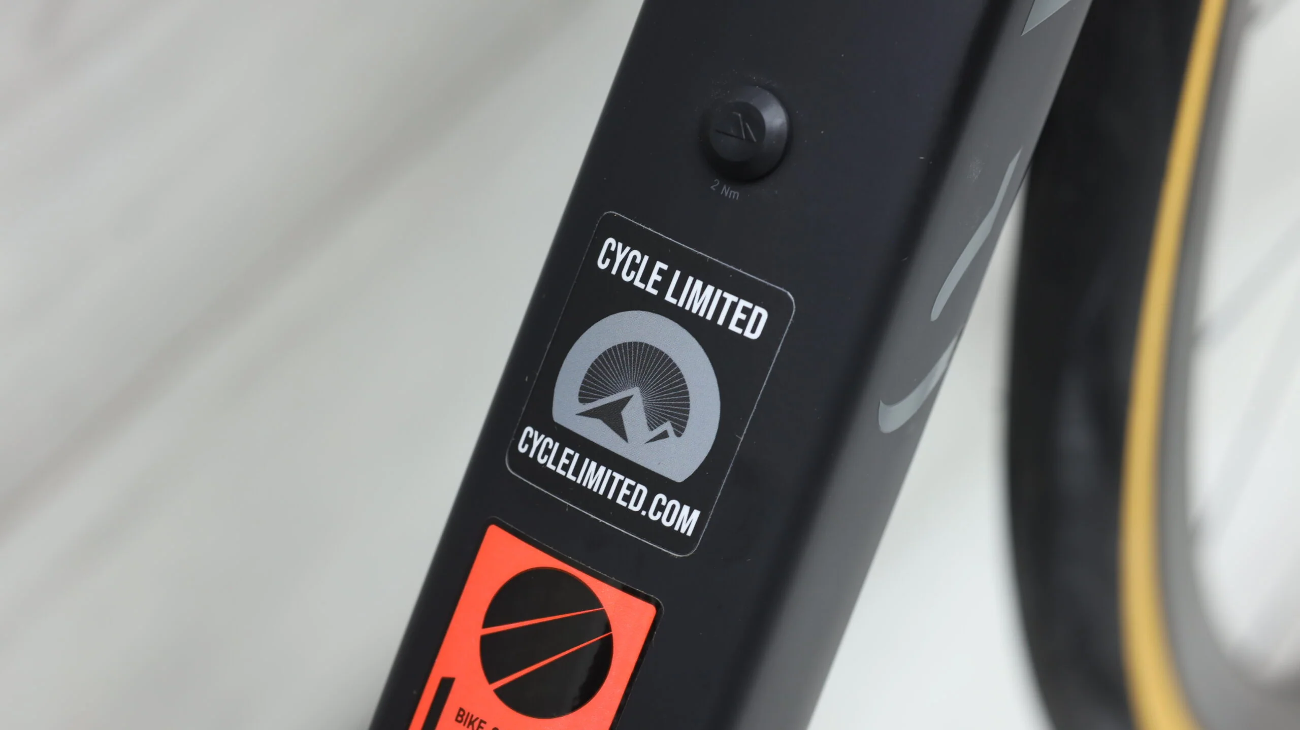 2023 Canyon Ultimate CFR Di2 Road Bike - Small - Image 3