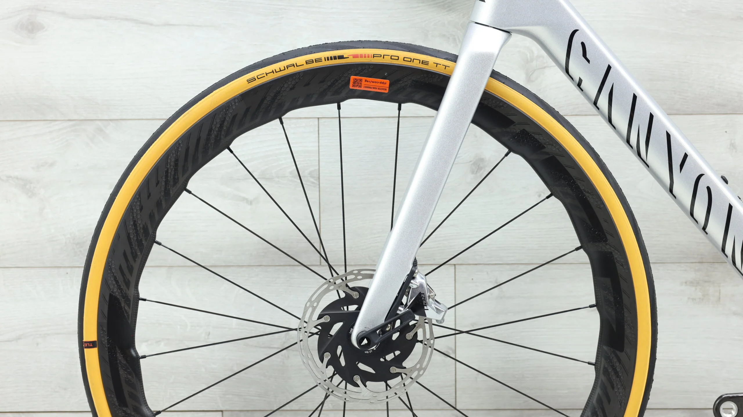 2023 Canyon Ultimate CFR eTap  Road Bike - Medium - Image 12