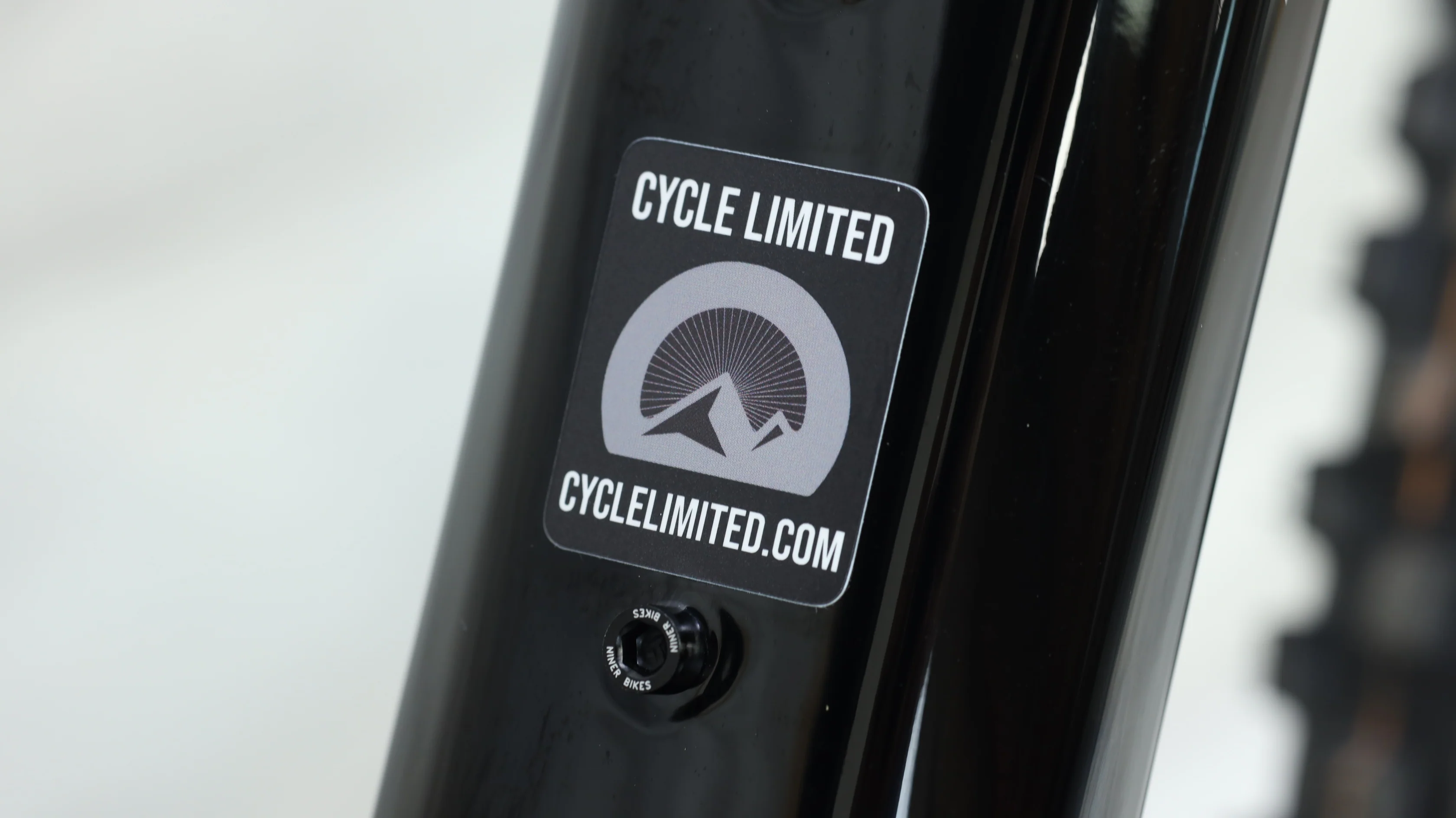 2023 Niner WFO 9 RDO 5-STAR SRAM X01 AXS LTD Mountain Bike - Medium - Image 3