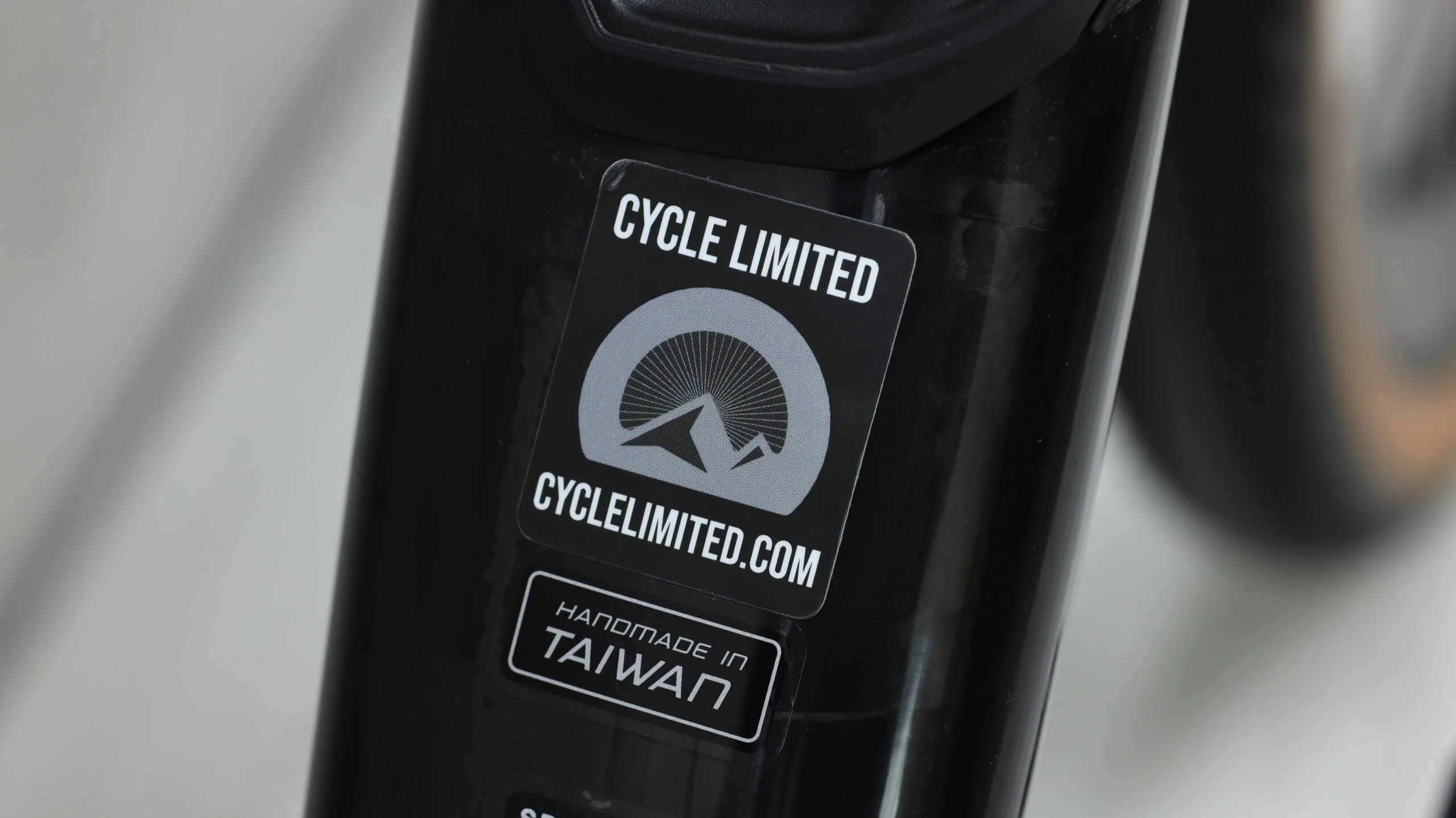2023 Specialized Diverge Expert Carbon Gravel Bike - 58cm - Image 3