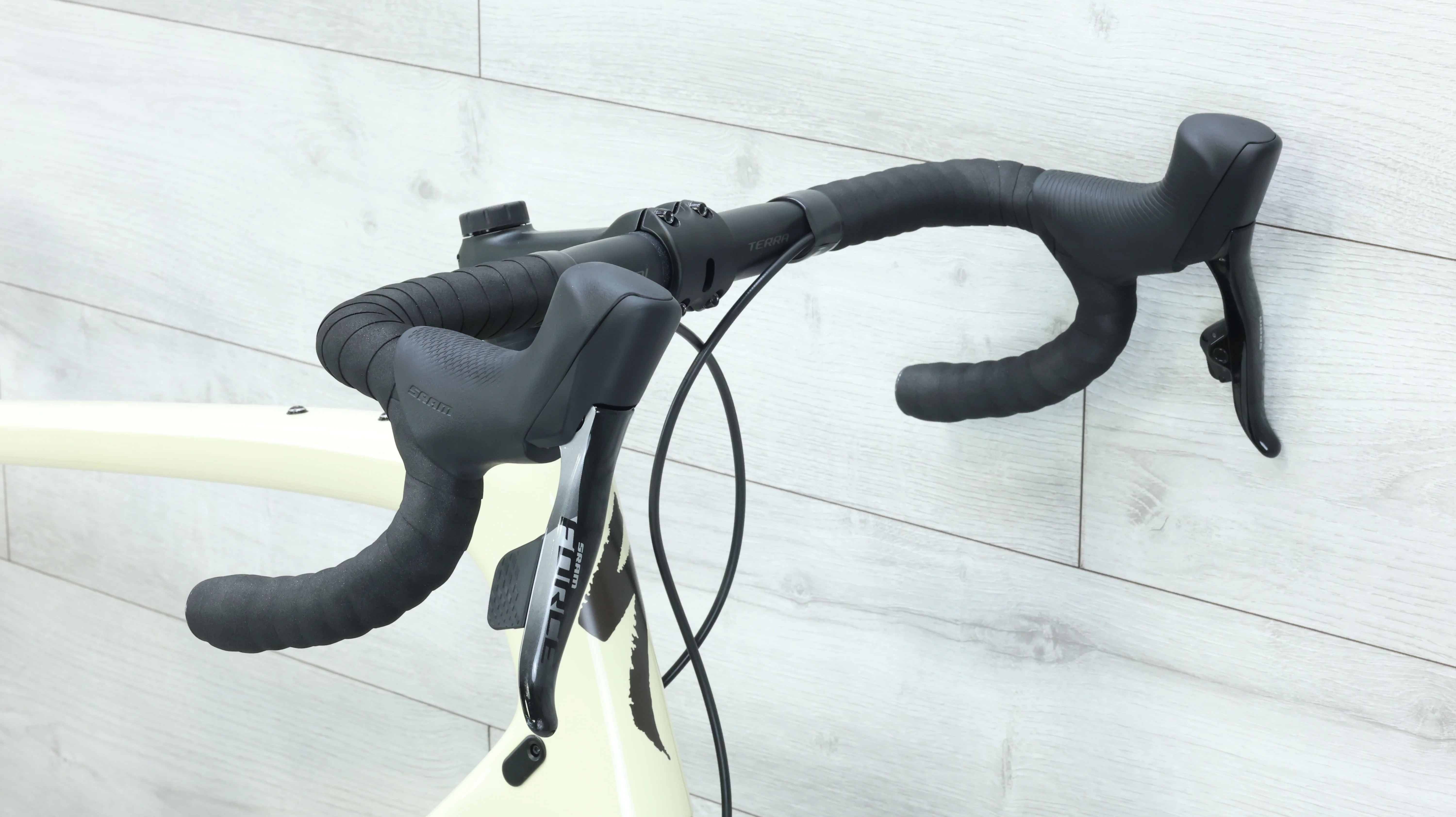 2023 Specialized Diverge Pro Carbon Gravel Bike - 61cm - Image 10
