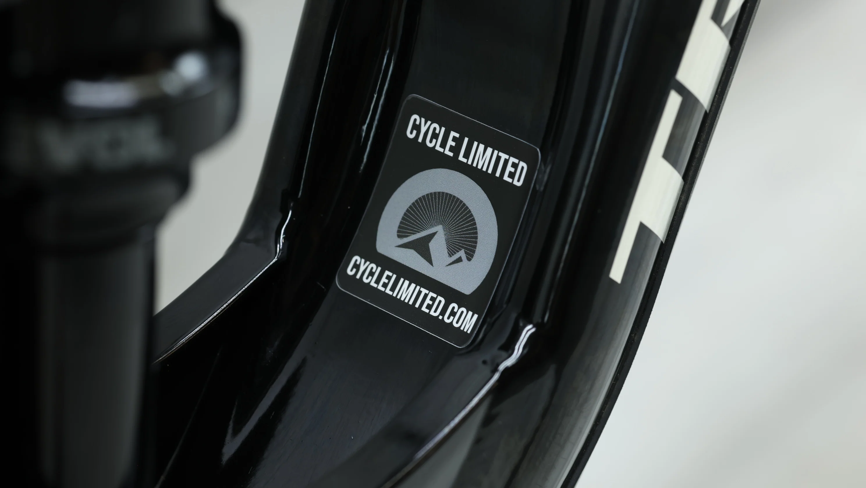 2023 Trek Fuel EX 8 Gen 6 Mountain Bike - Medium - Image 3