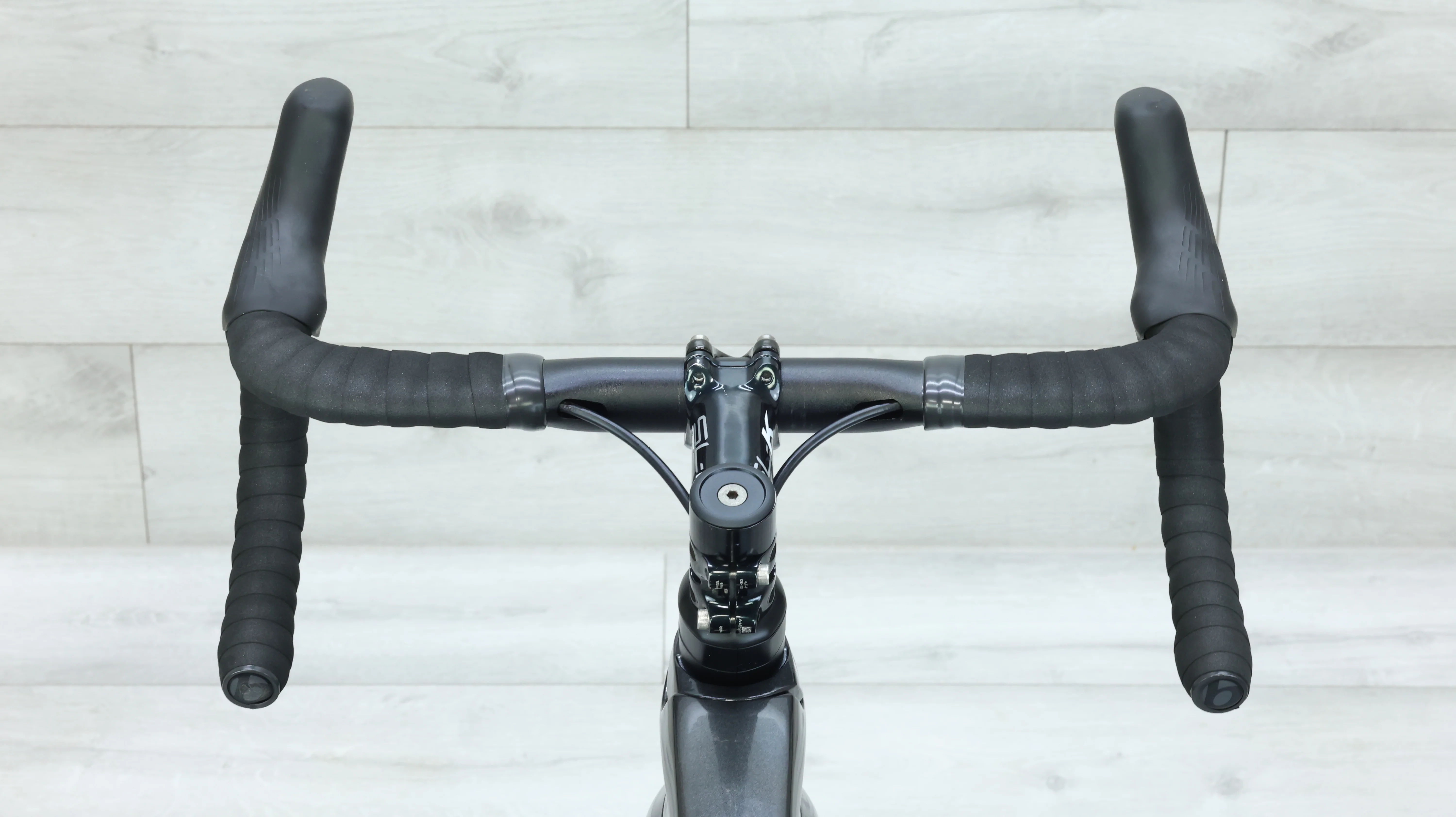 2023 Trek Madone SL 6 Di2 Gen 6 Road Bike - 52cm - Image 12