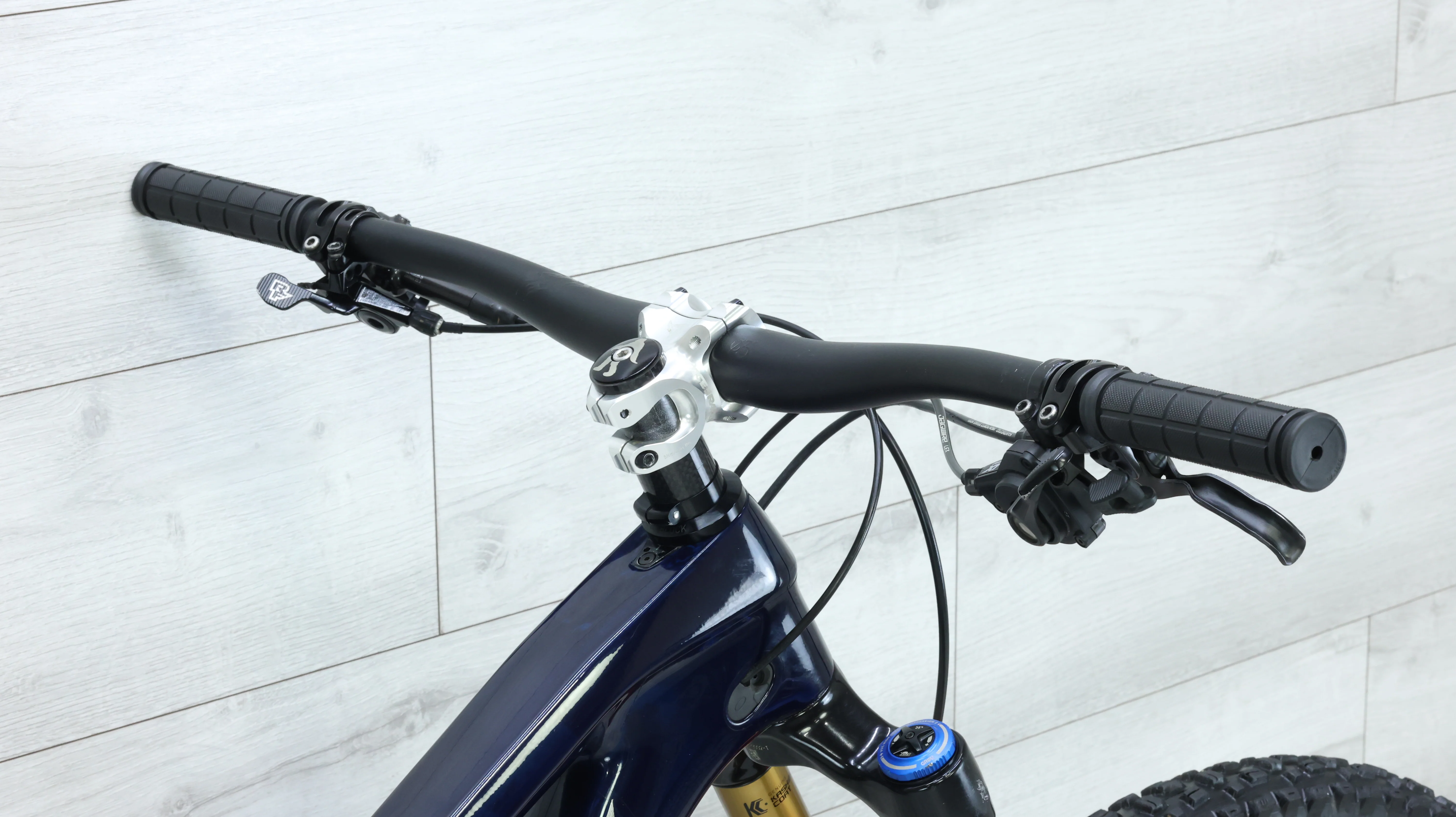 2023 Trek Slash 9.7 Factory Mountain Bike - Med/Large - Image 12