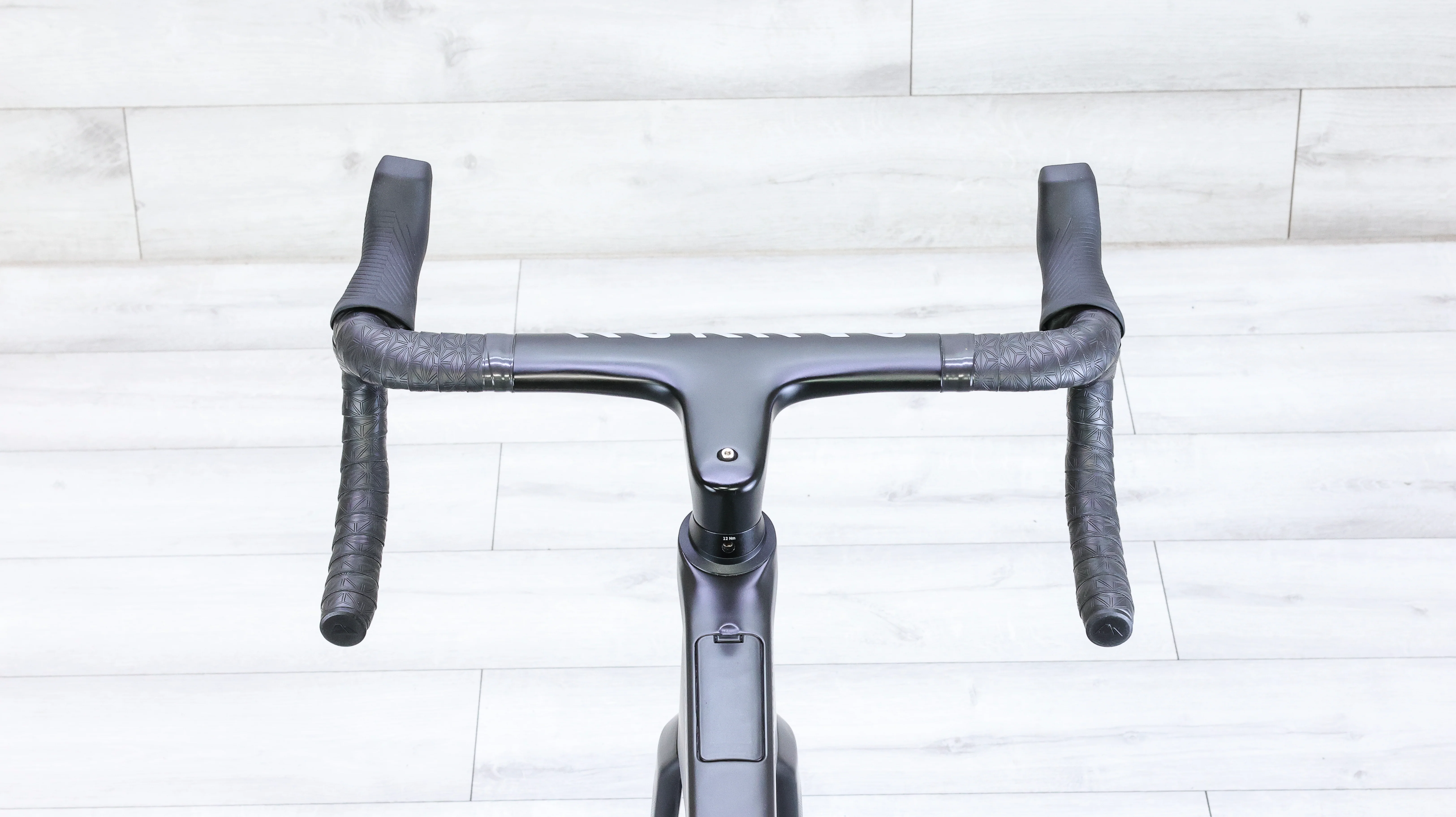 Canyon Endurace CF SLX 8 AXS Road Bike - 2024, Medium - Image 13