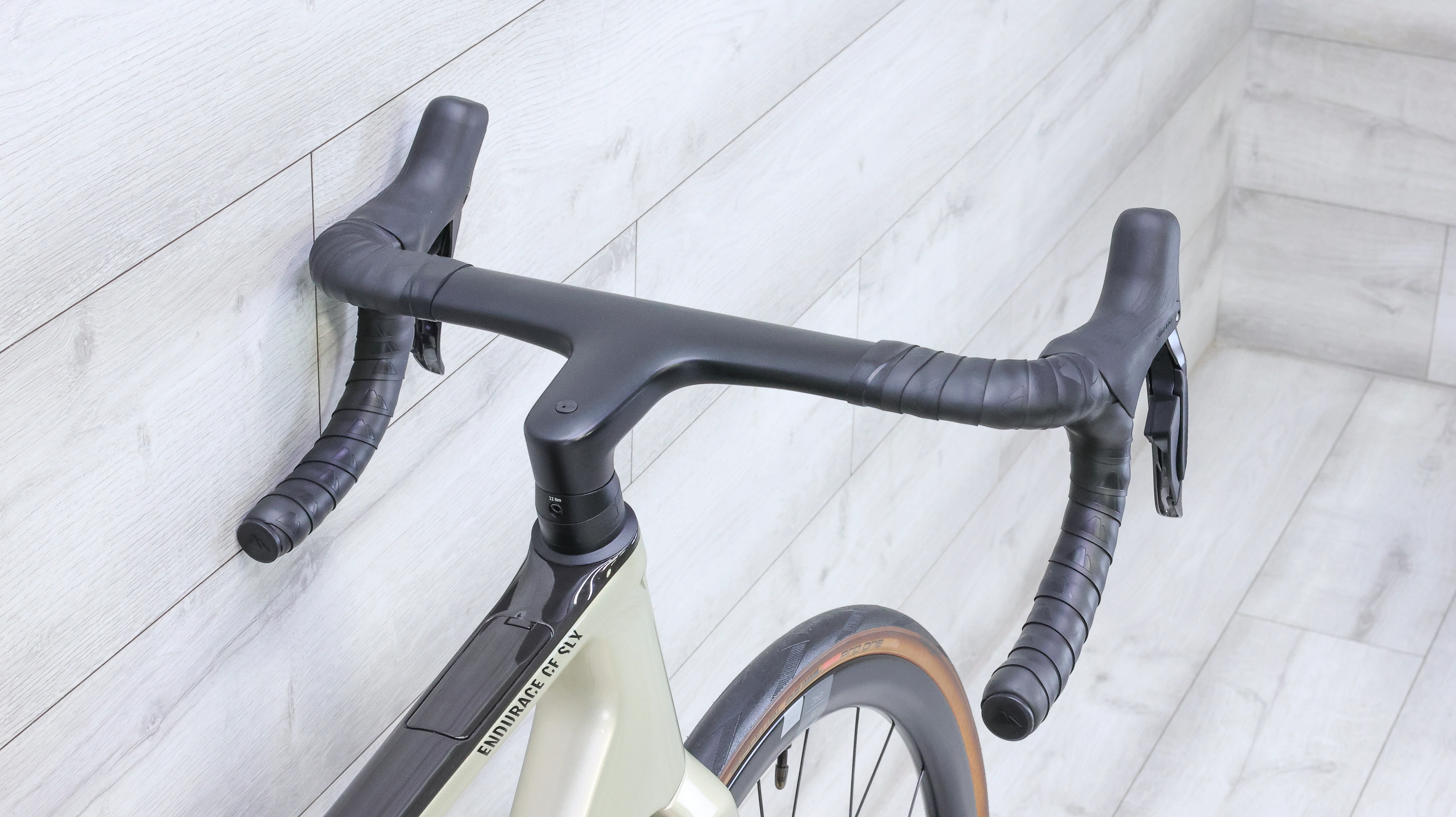 Canyon Endurace CF SLX 8 Di2 Road Bike - 2024, Medium - Image 8