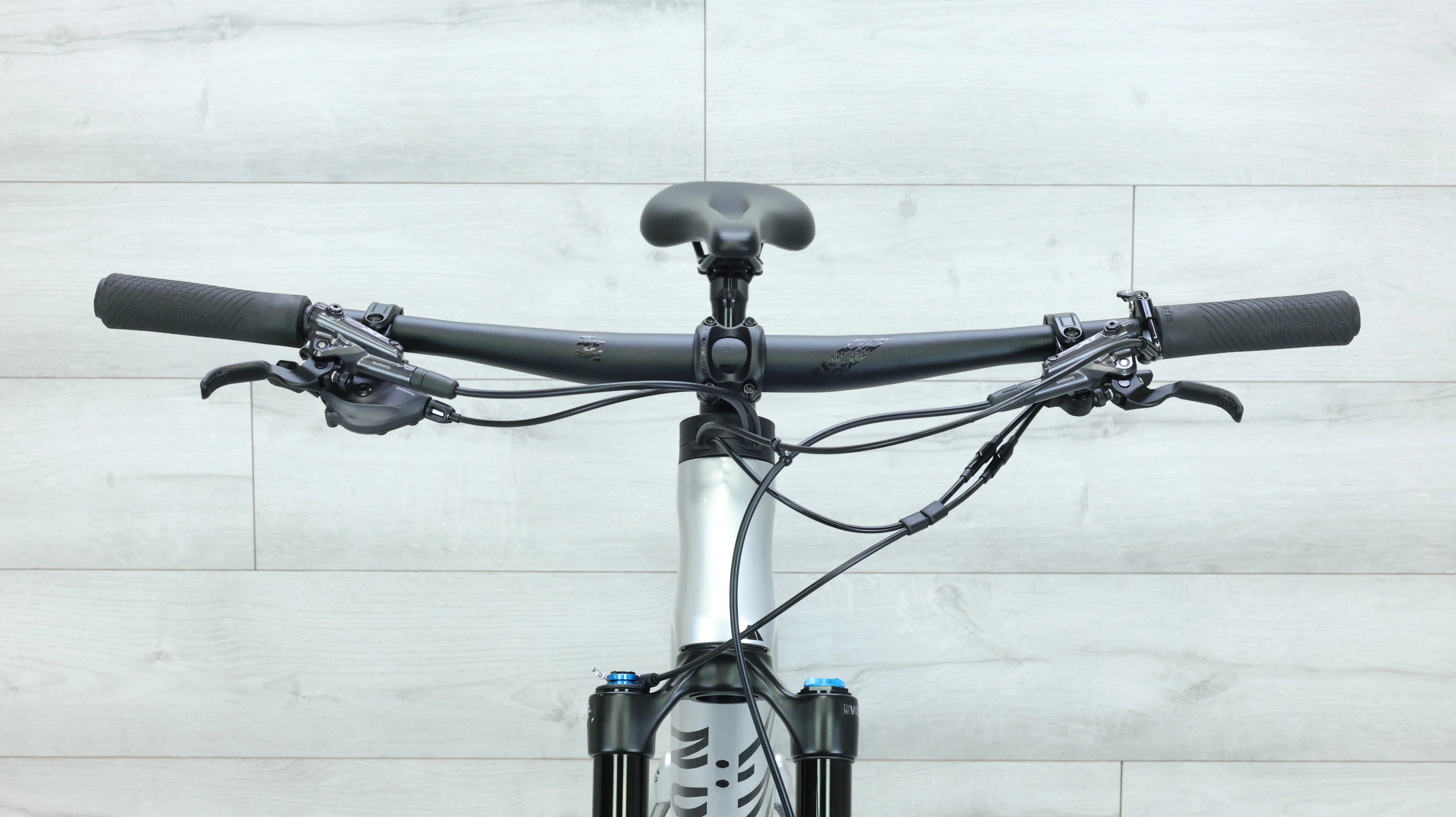 2024 Canyon Lux Trail CF 8 Mountain Bike - Large - Image 13