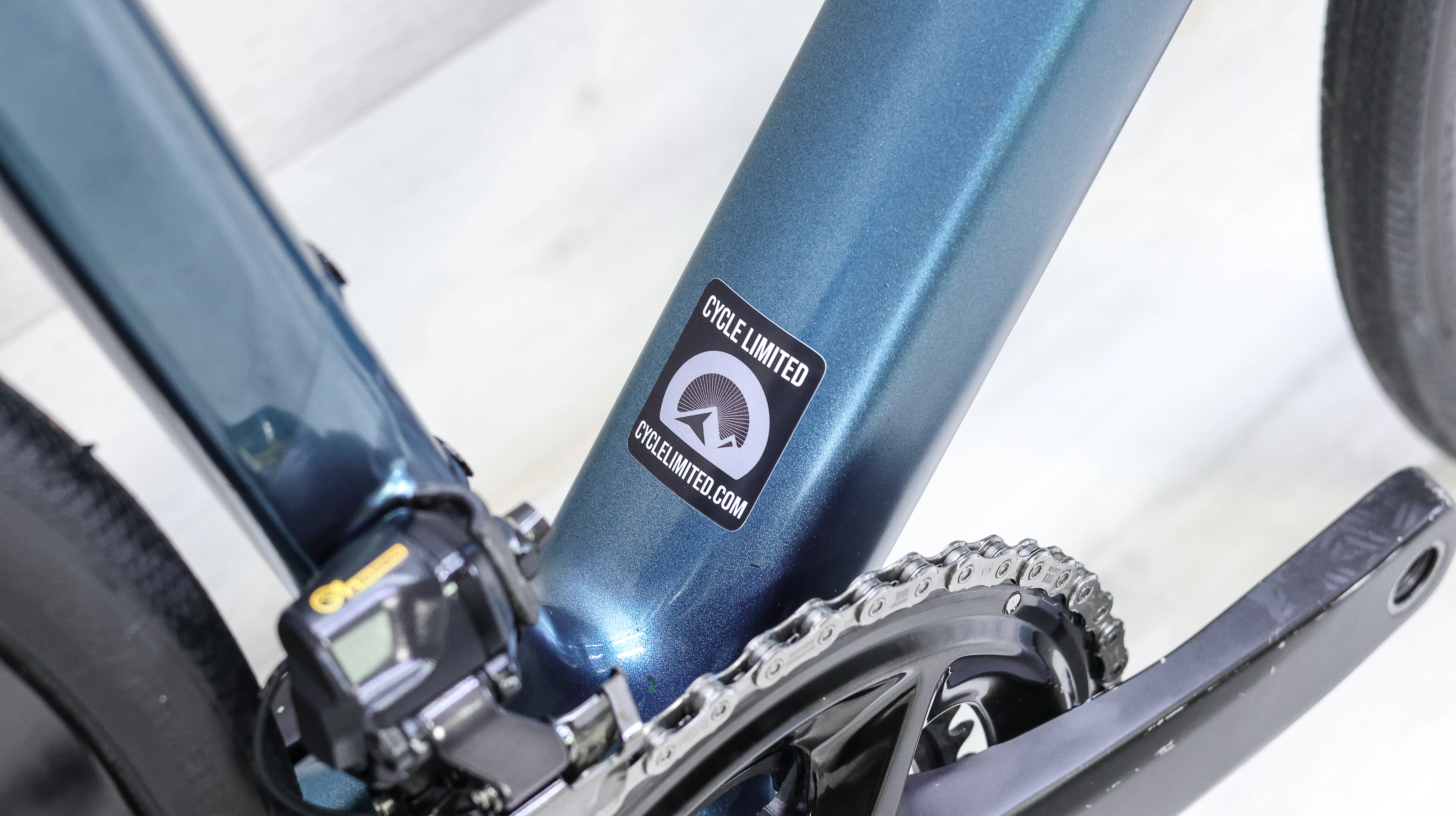 Canyon Ultimate CF SLX 8 Di2 Road Bike - 2024, Medium - Image 3