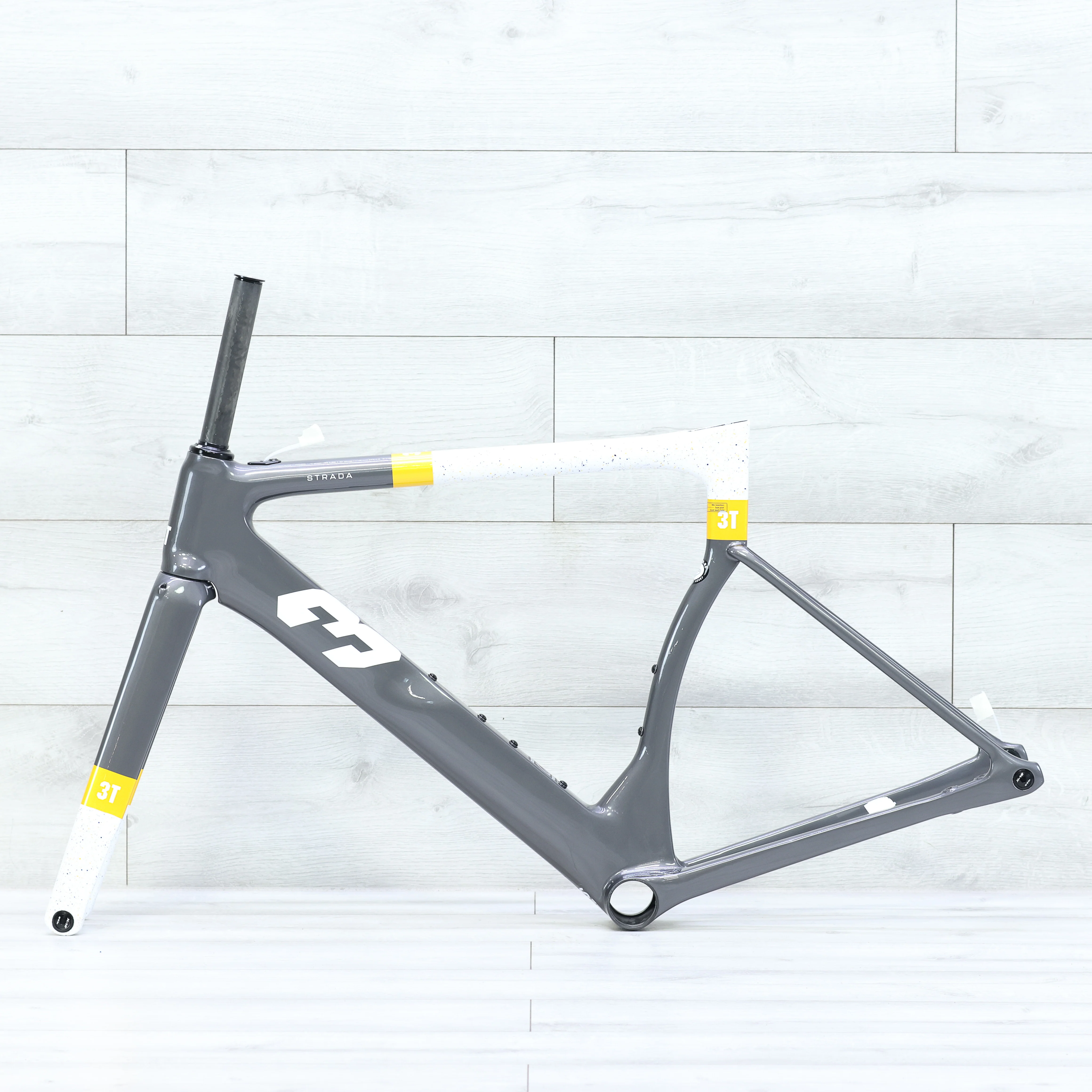 3T Strada 1x Disc Brake Aero Road Bike Frameset 700c Grey/Gold  - X-Small - Image 2