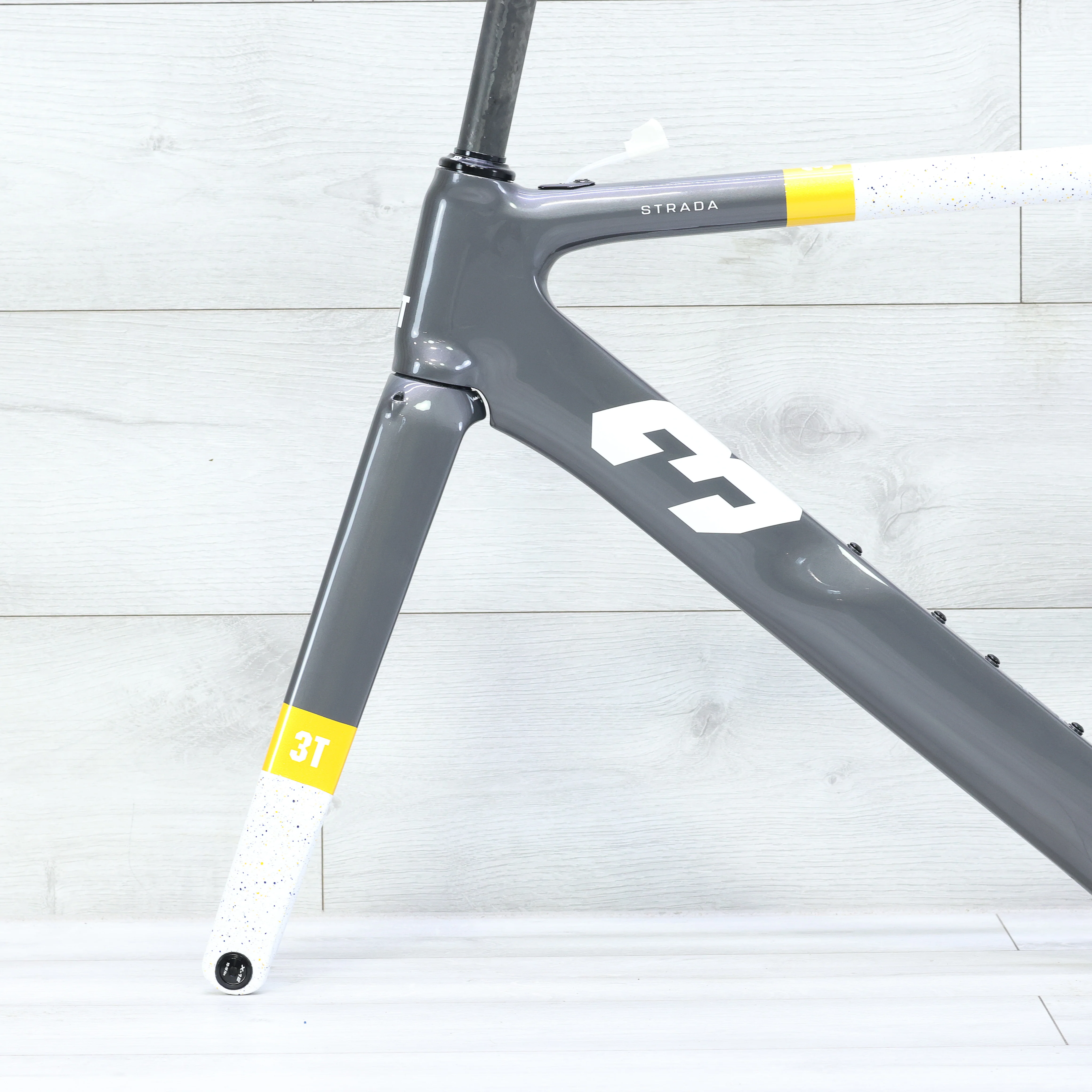 3T Strada 1x Disc Brake Aero Road Bike Frameset 700c Grey/Gold  - X-Small - Image 6