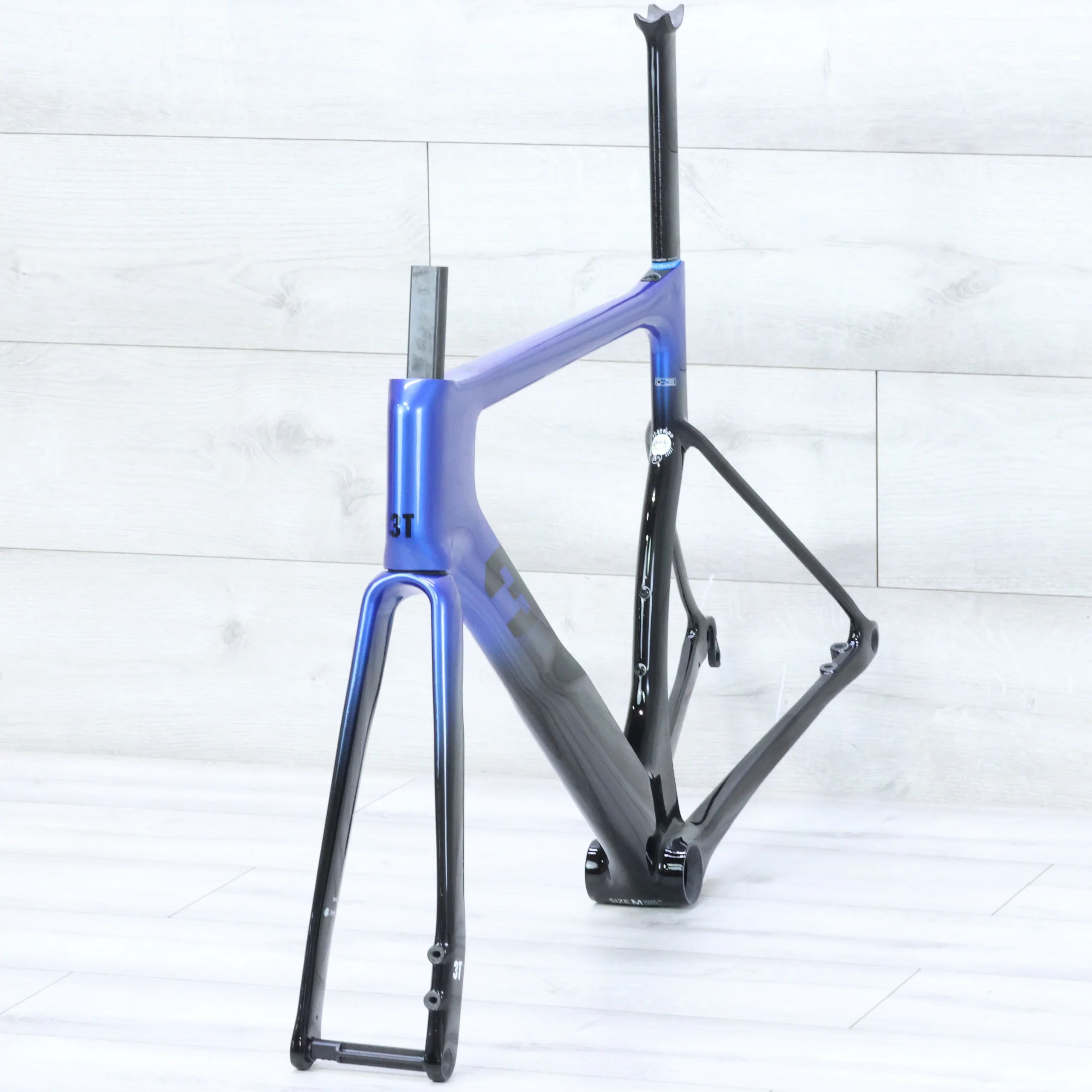 3T Strada 1x Disc Brake Aero Road Bike Frameset 700c Navy/Black - Image 5