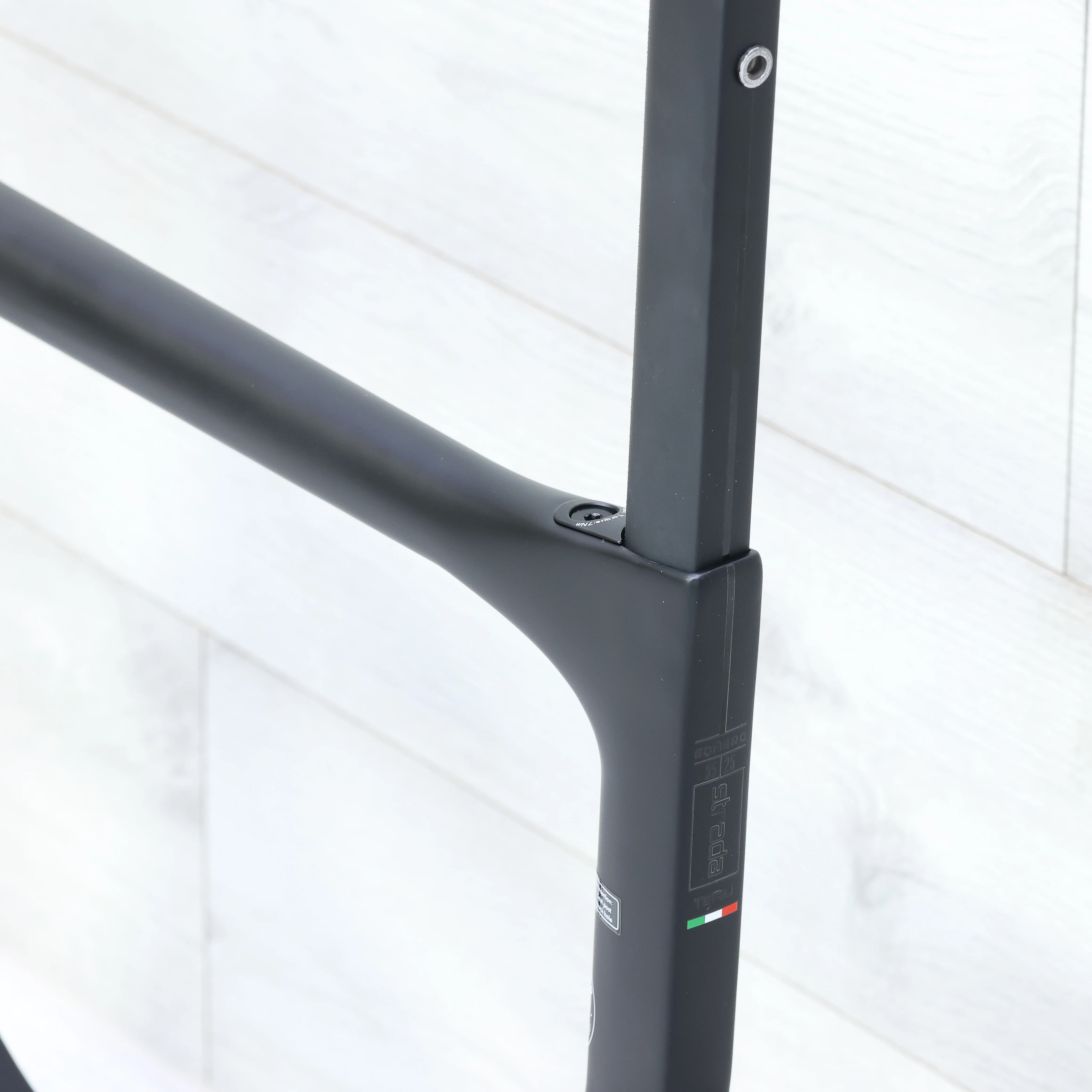 3T Strada 1x Team Stealth Disc Brake Aero Road Bike Frameset - X-Large - Image 8