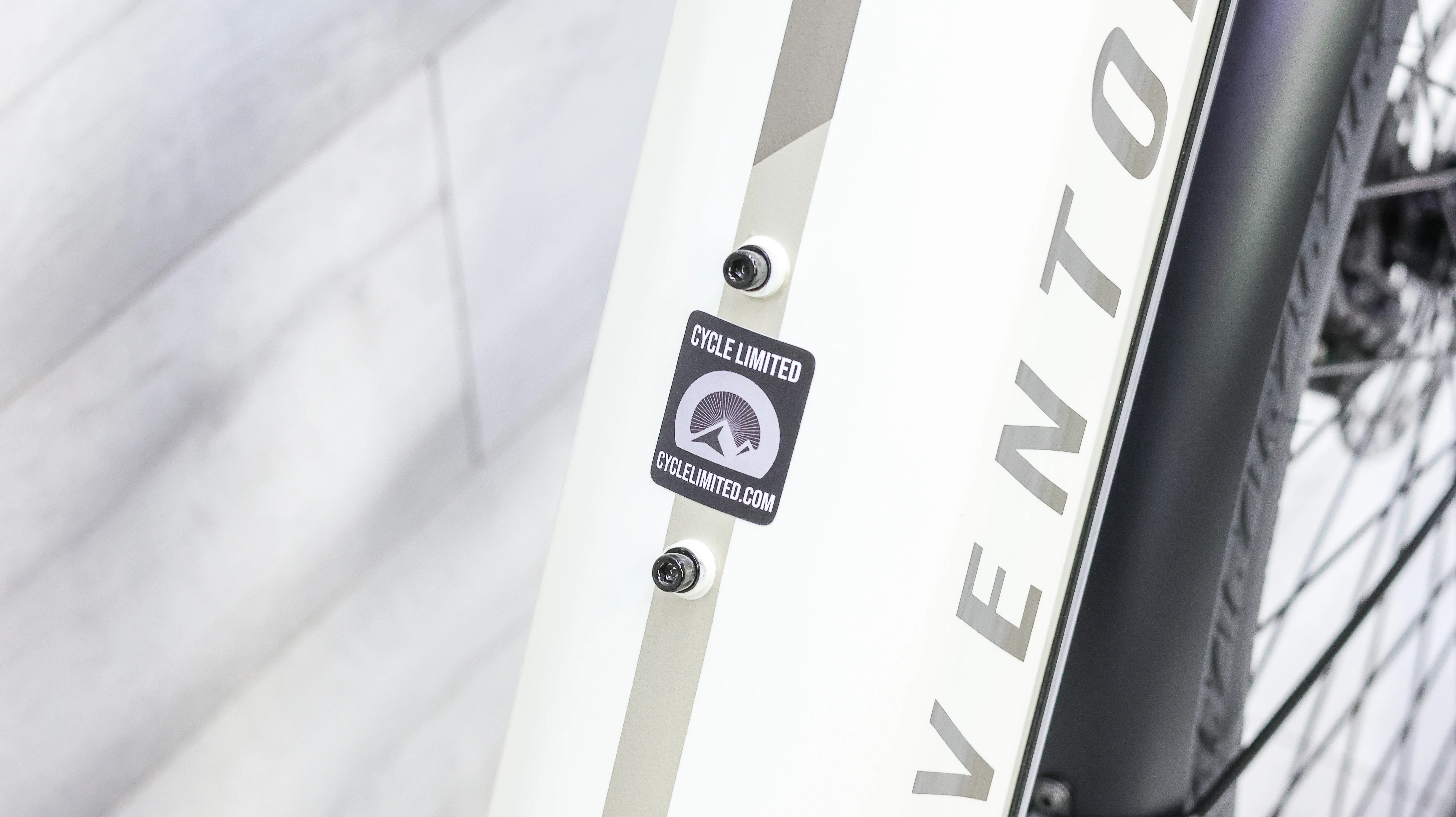 Aventon Level 2 Step-Through E-Bike - 2023, Med/Large - Image 3