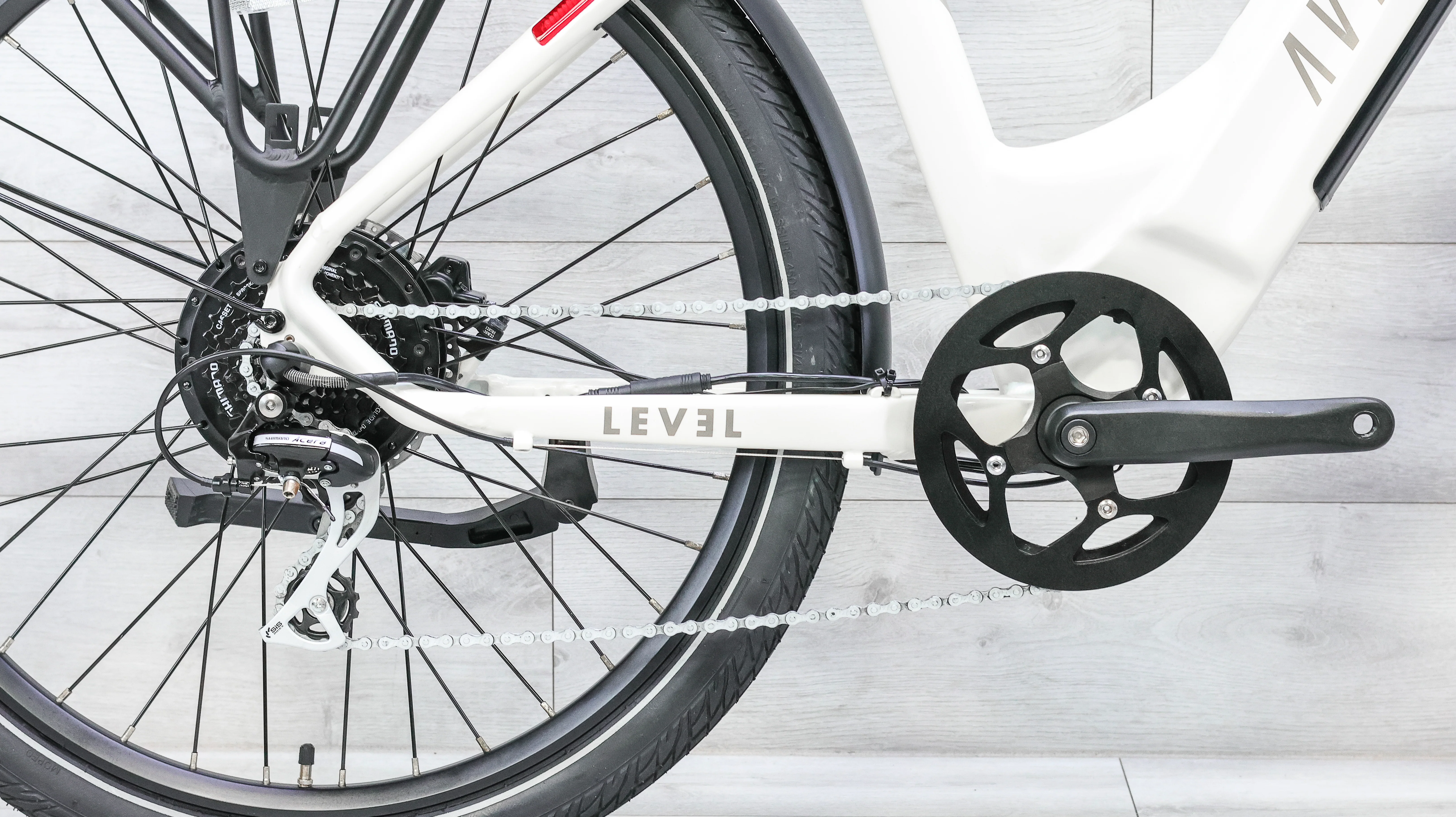 Aventon Level 2 Step-Through E-Bike - 2023, Med/Large - Image 5