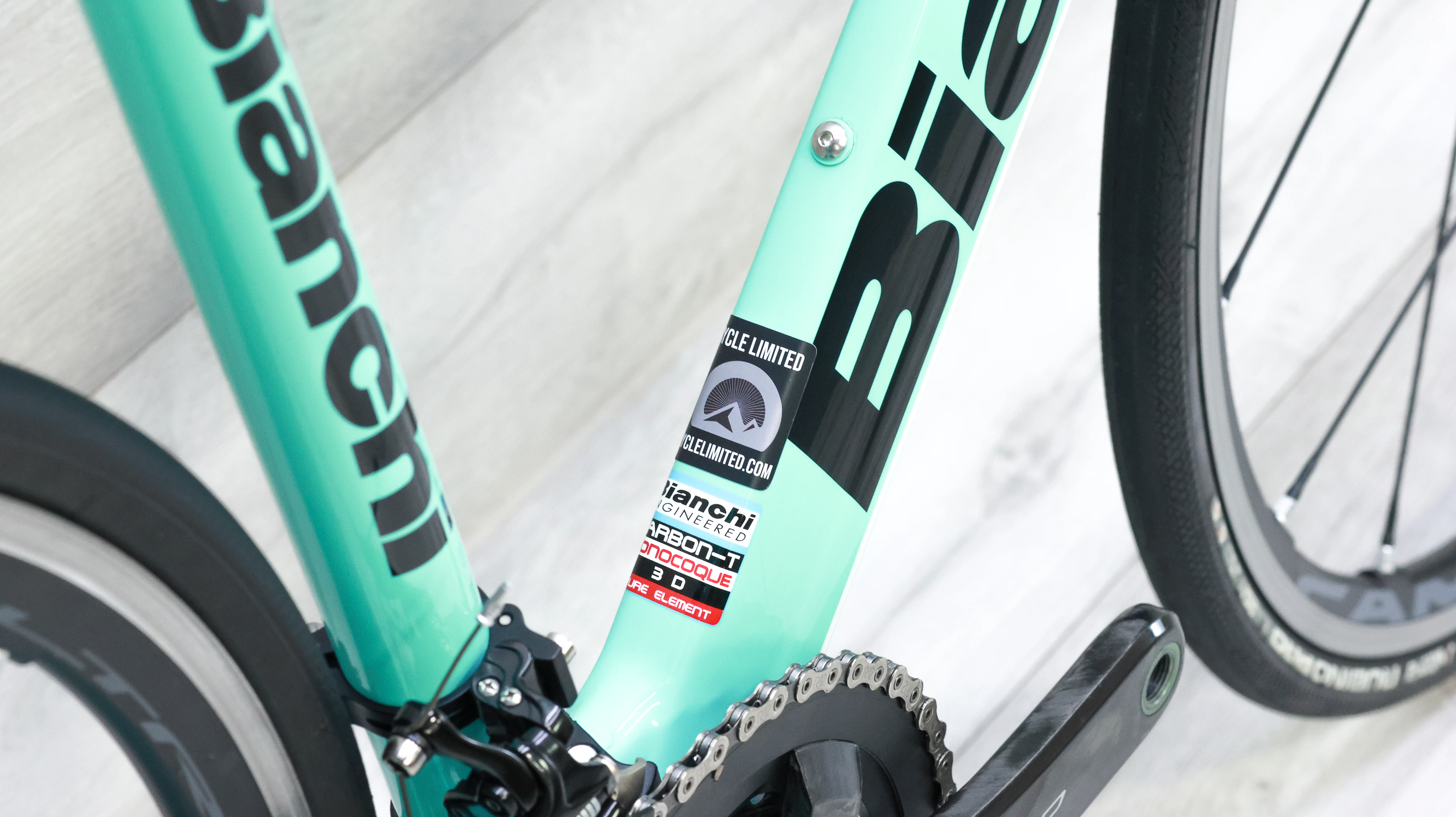 Bianchi Infinito CV Campagnolo Record Road Bike - 2017, 59cm - Image 3
