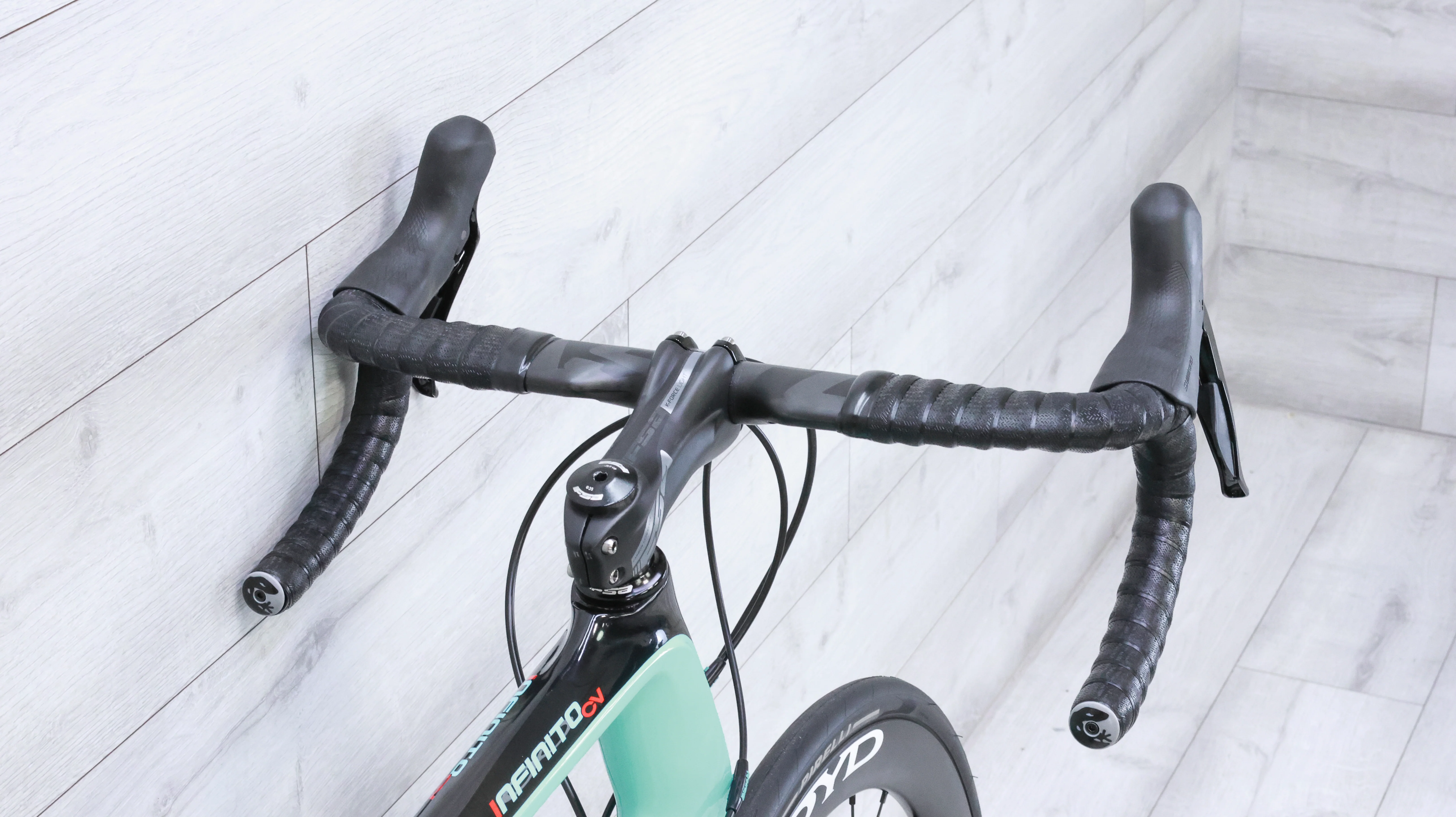 Bianchi Infinito CV Disc Road Bike - 2019, 61cm - Image 8