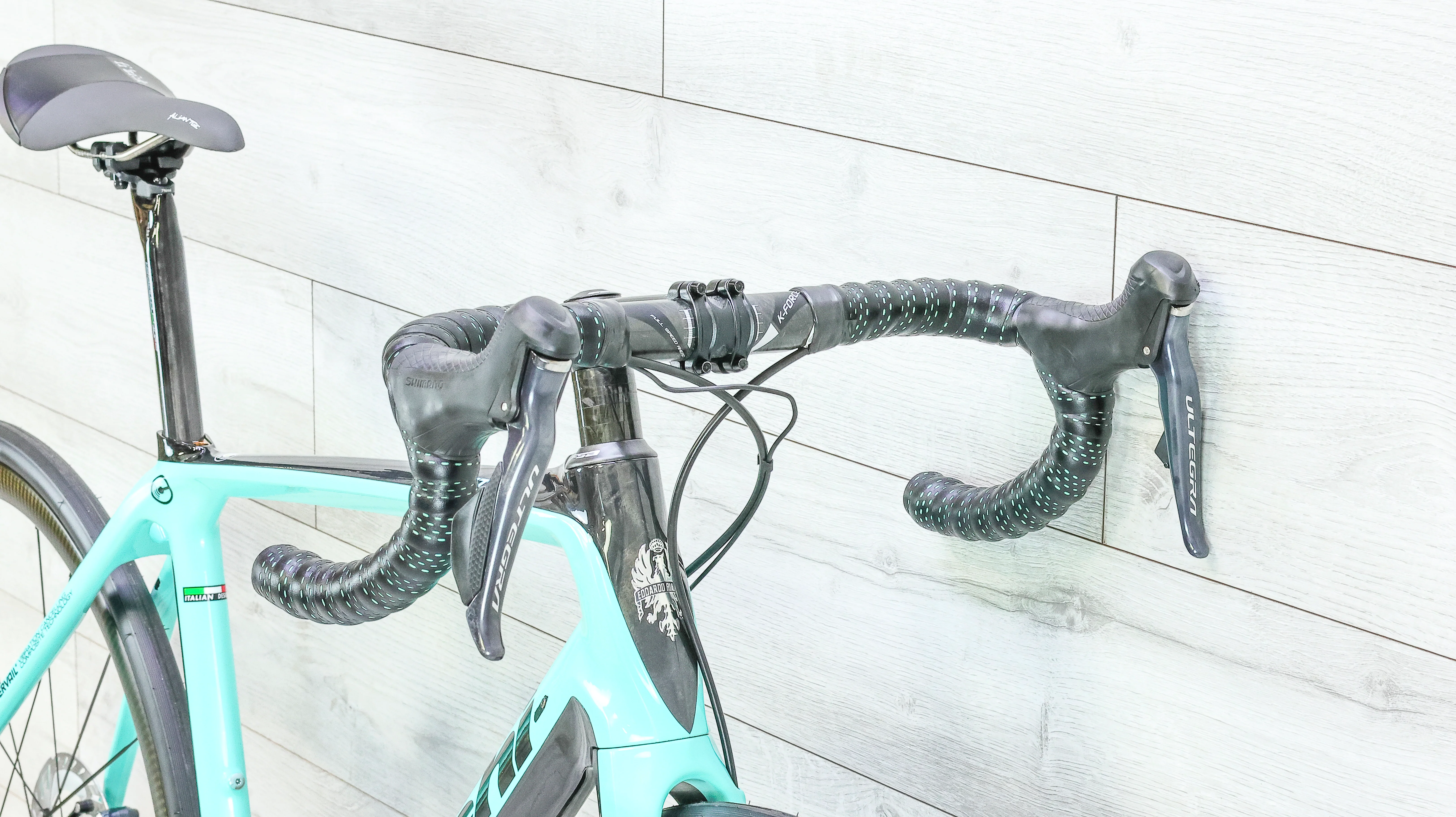 Bianchi Infinito CV Disc Ultegra Di2 Road Bike - 2019, 53cm - Image 10
