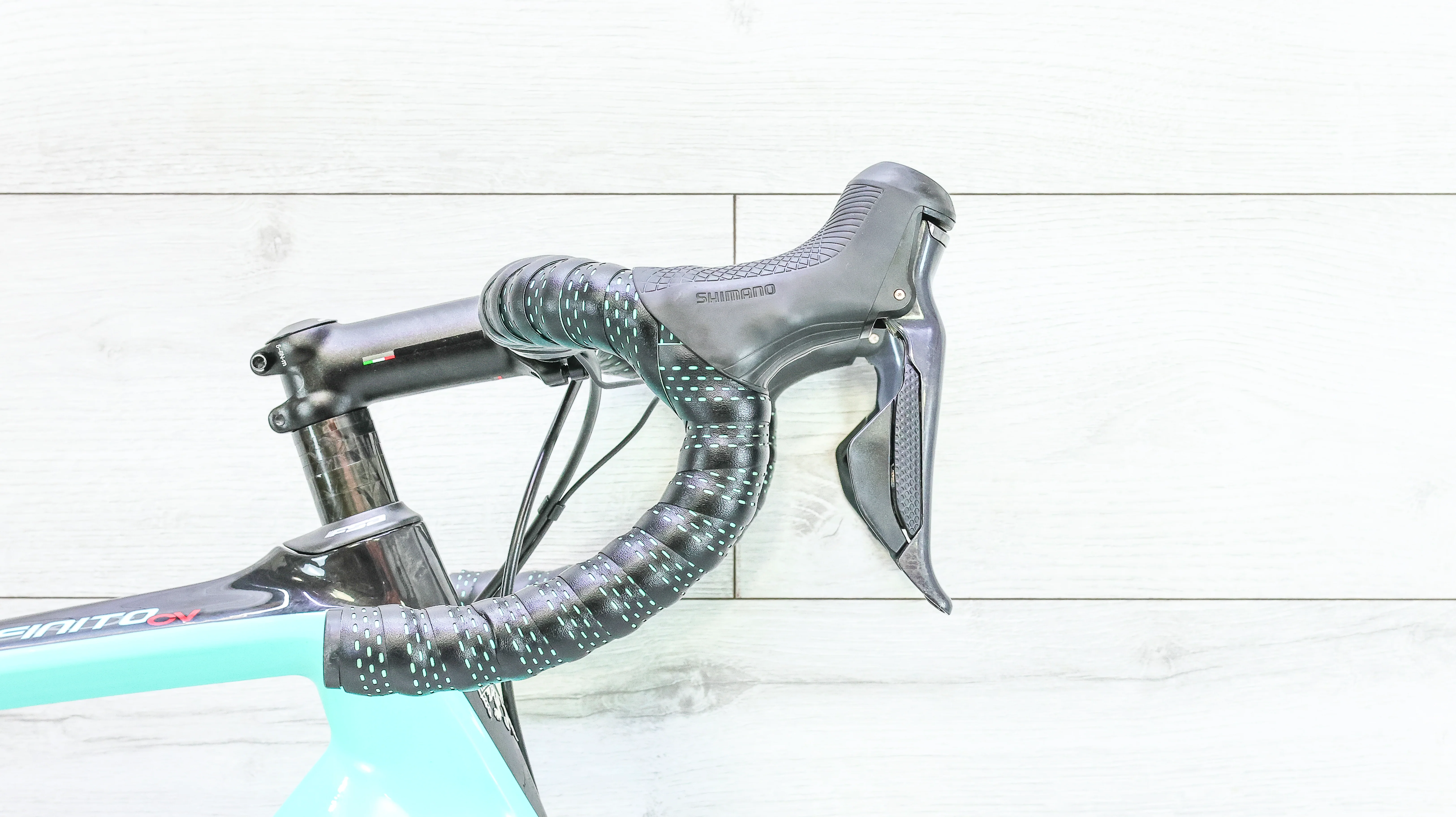 Bianchi Infinito CV Disc Ultegra Di2 Road Bike - 2019, 53cm - Image 9