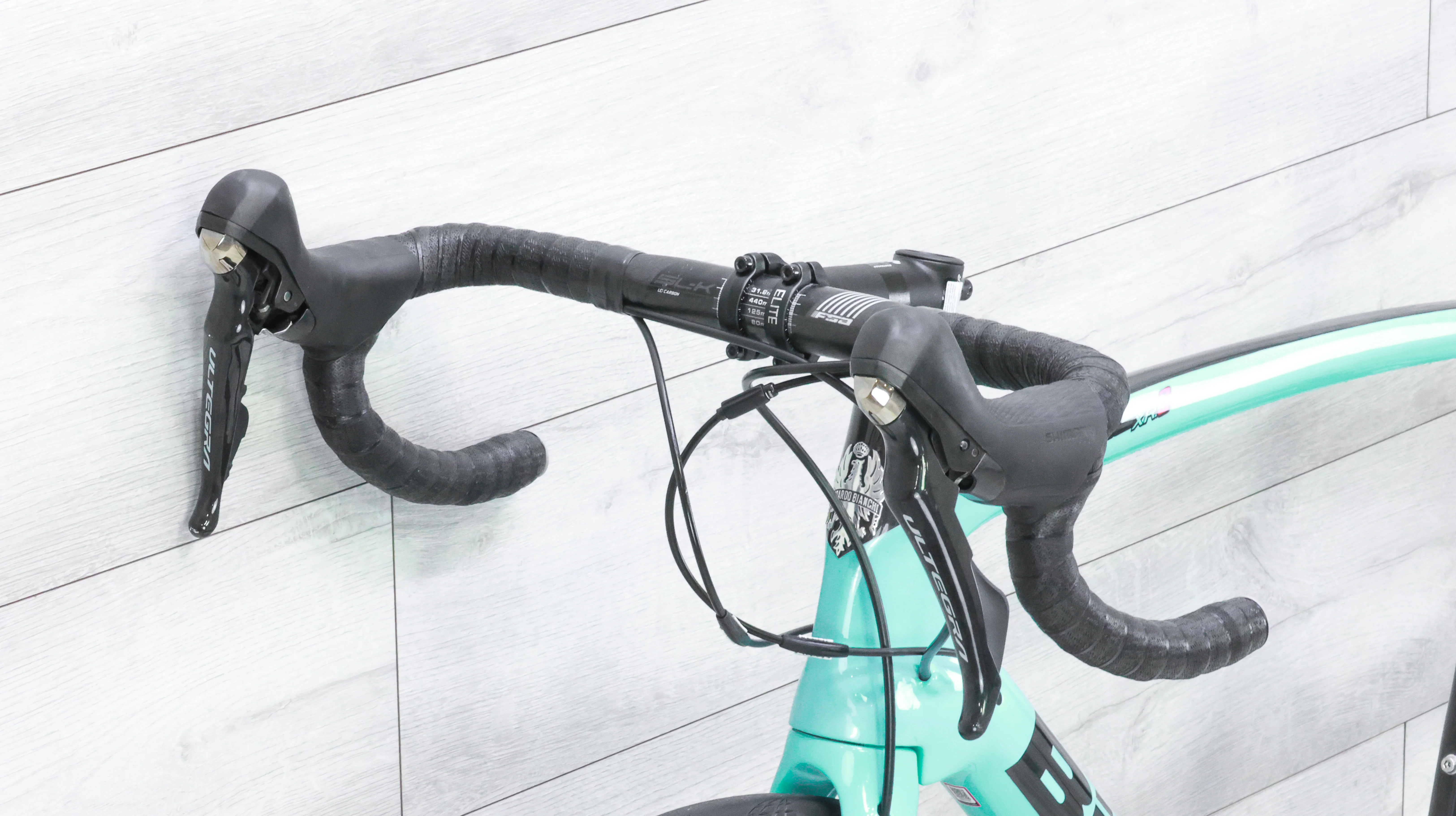 Bianchi Oltre XR3 Ultegra Disc Road Bike - 2020, 57cm - Image 11